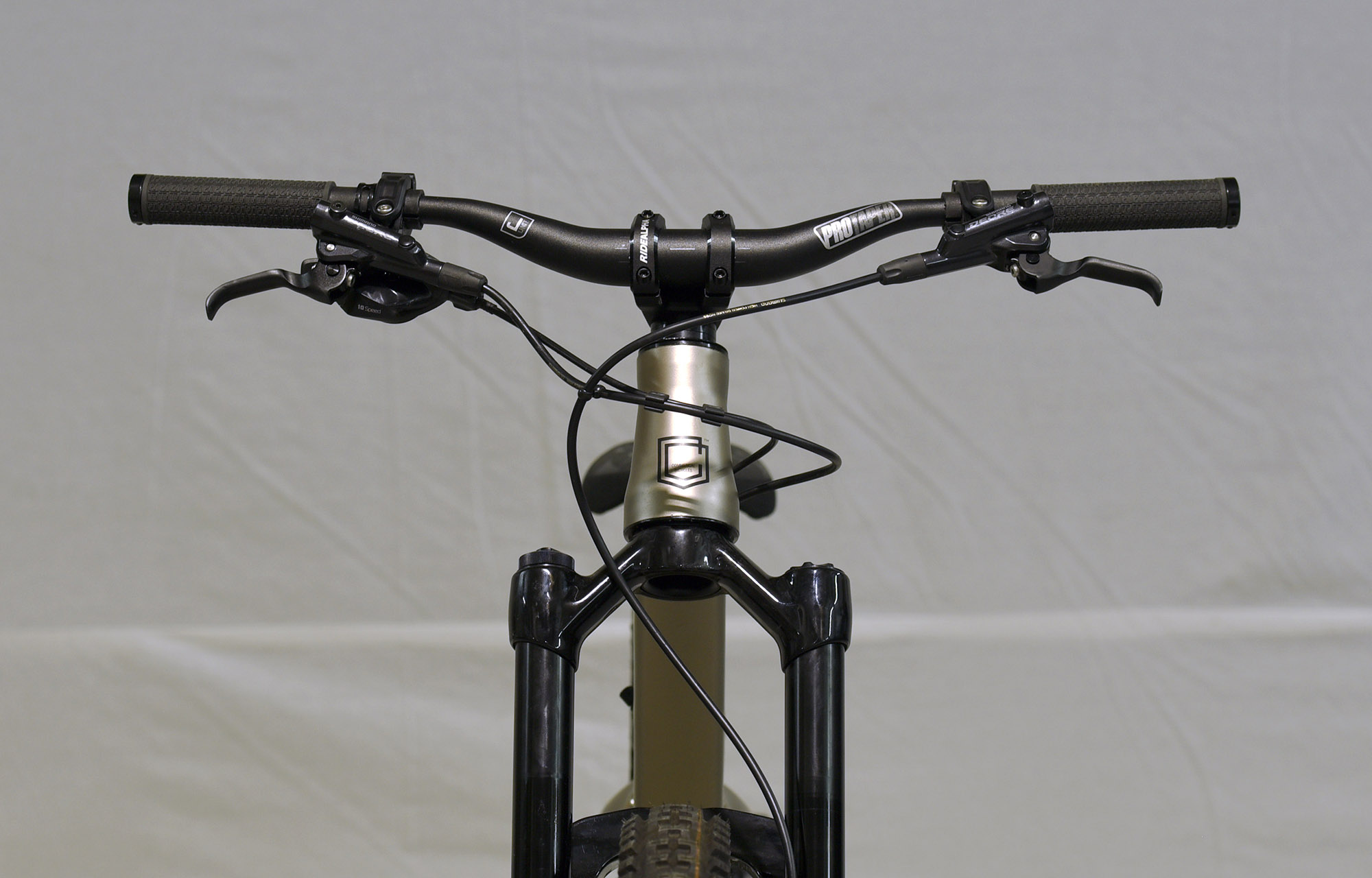 COMMENCAL CLASH 20 V2 CHAMPAGNE - (22170500) image number null
