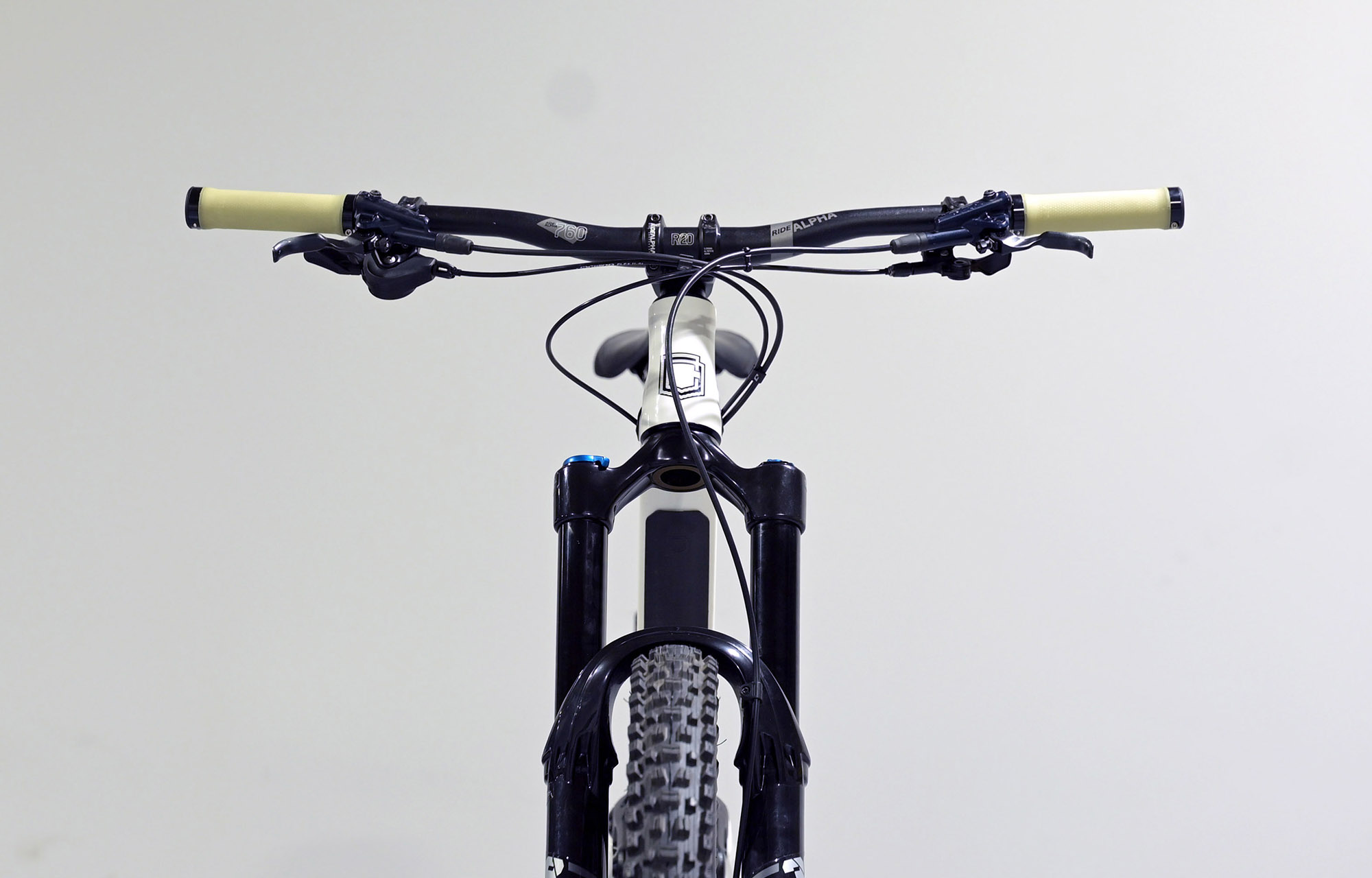 COMMENCAL CLASH ESSENTIAL PURE WHITE - S (24135601) image cover number large 2