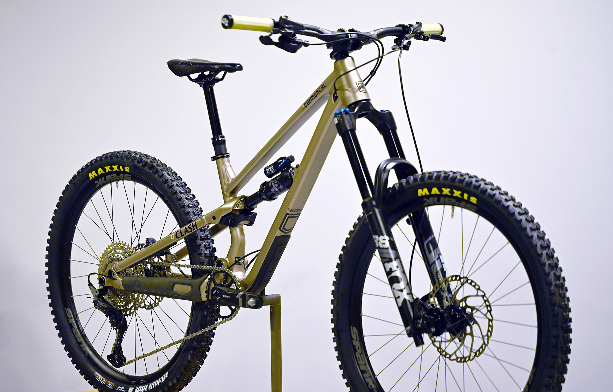 COMMENCAL CLASH JR CHAMPAGNE - (22170700) image cover number large 2