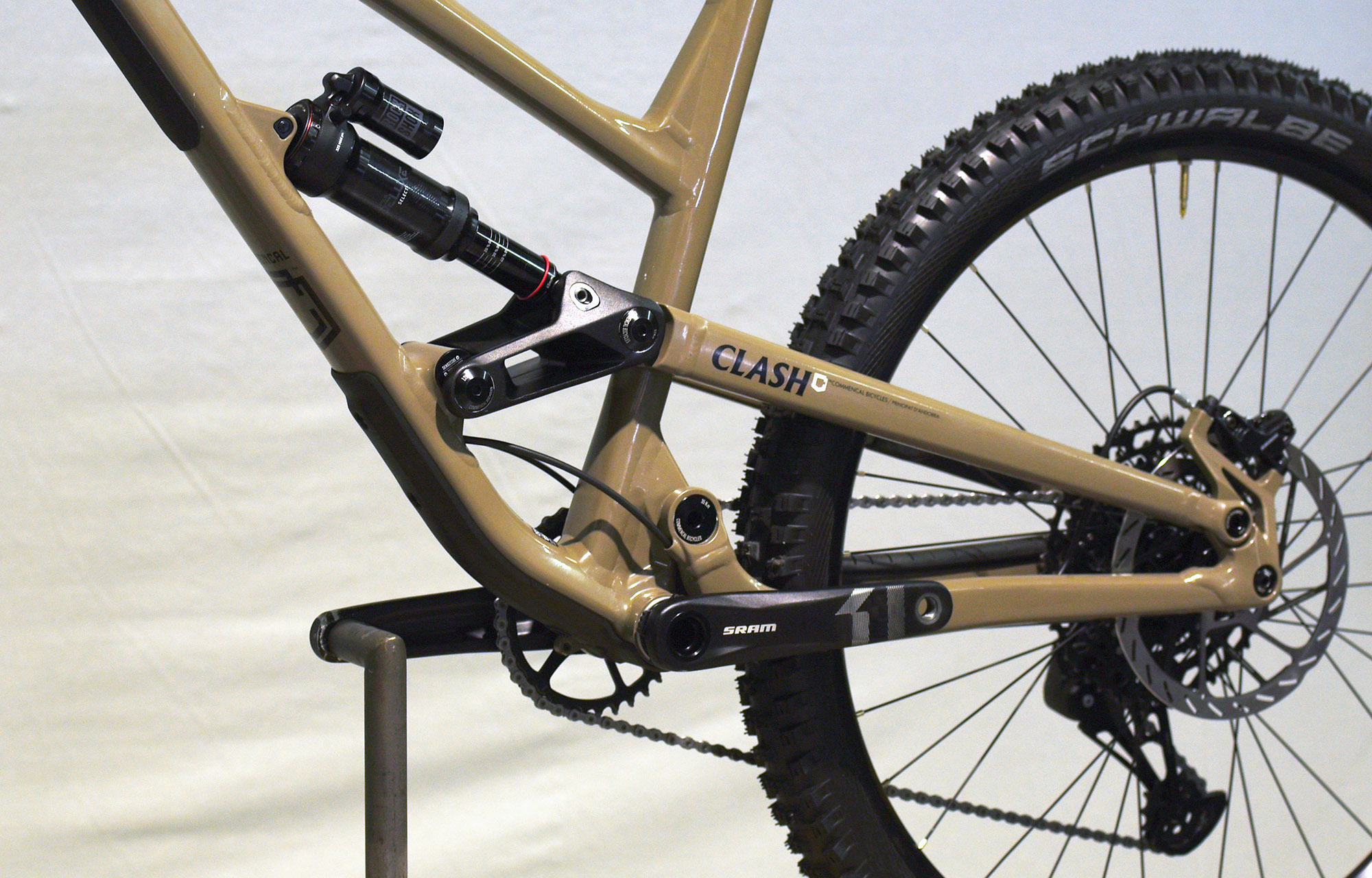 COMMENCAL CLASH RIDE DIRT - L (22131203) image number null