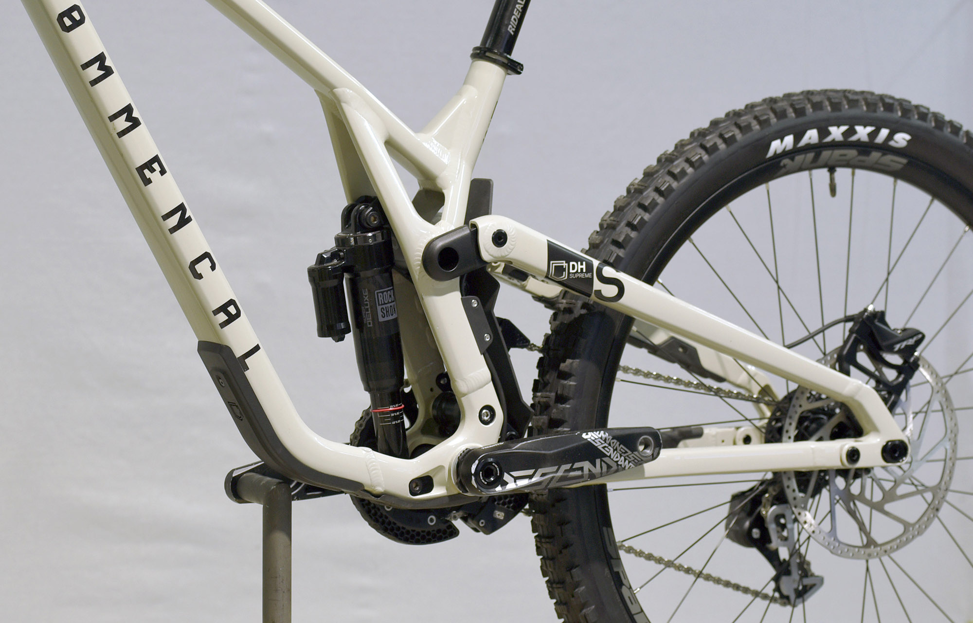 COMMENCAL SUPREME DH V5 RIDE CHALK - L (23150003) image number null