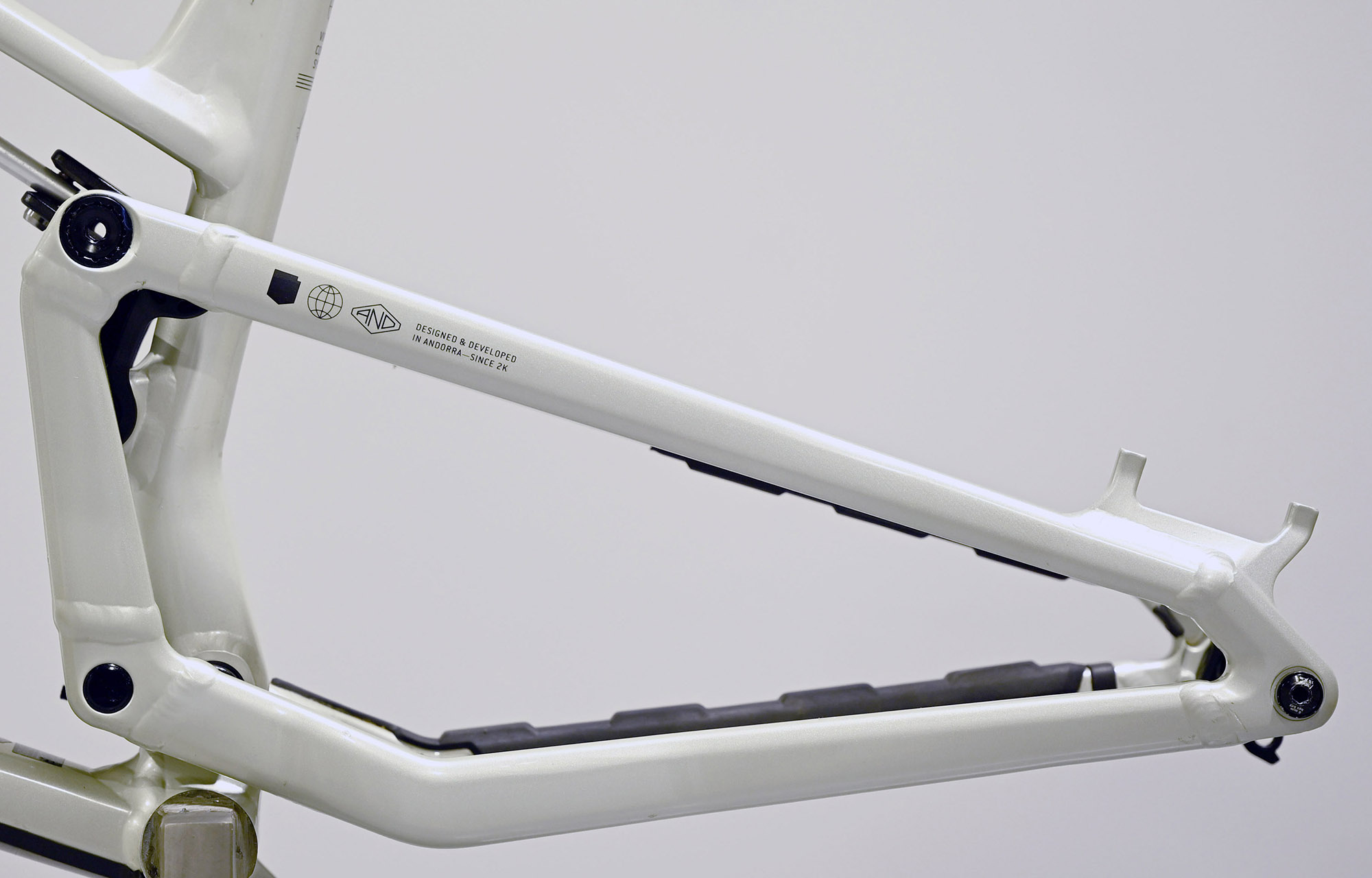 FRAME COMMENCAL META V5 CLEAR SILVER - XL (23220504) image number null