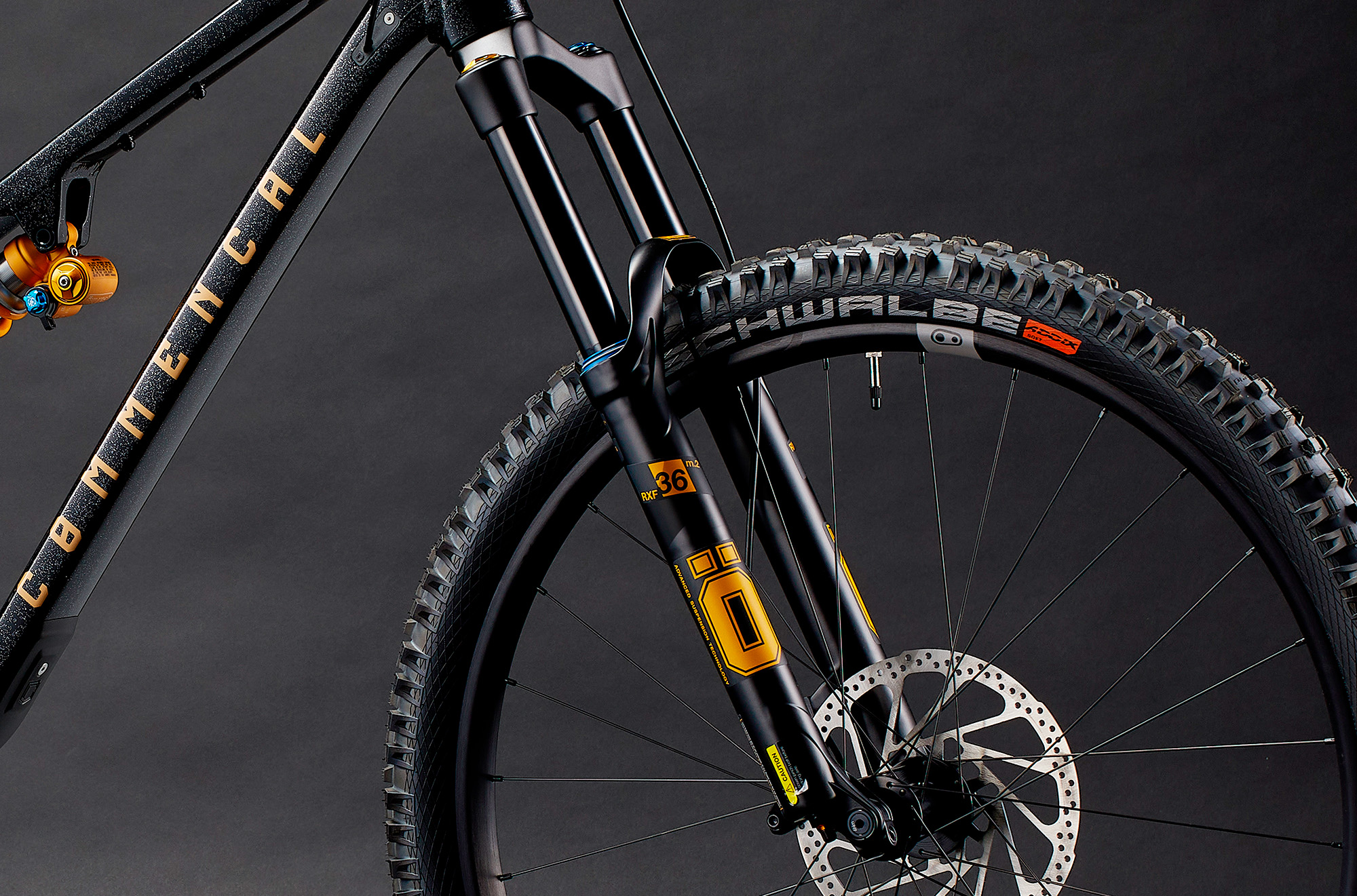 COMMENCAL META V5 OHLINS EDITION GLITTERY BLACK image number null