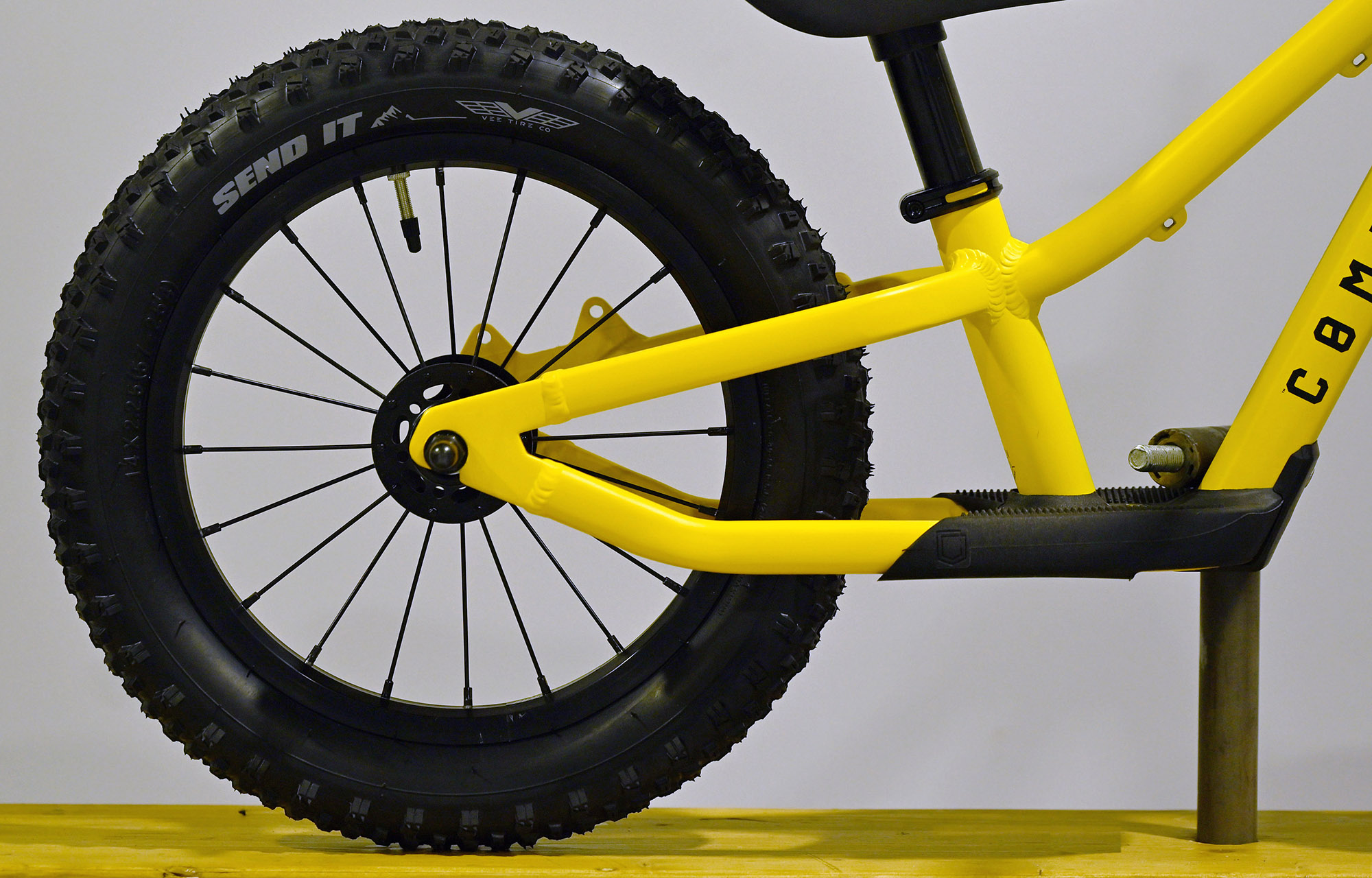 COMMENCAL RAMONES 14 PUSH BIKE OHLINS YELLOW - (23177805) image cover number large 0