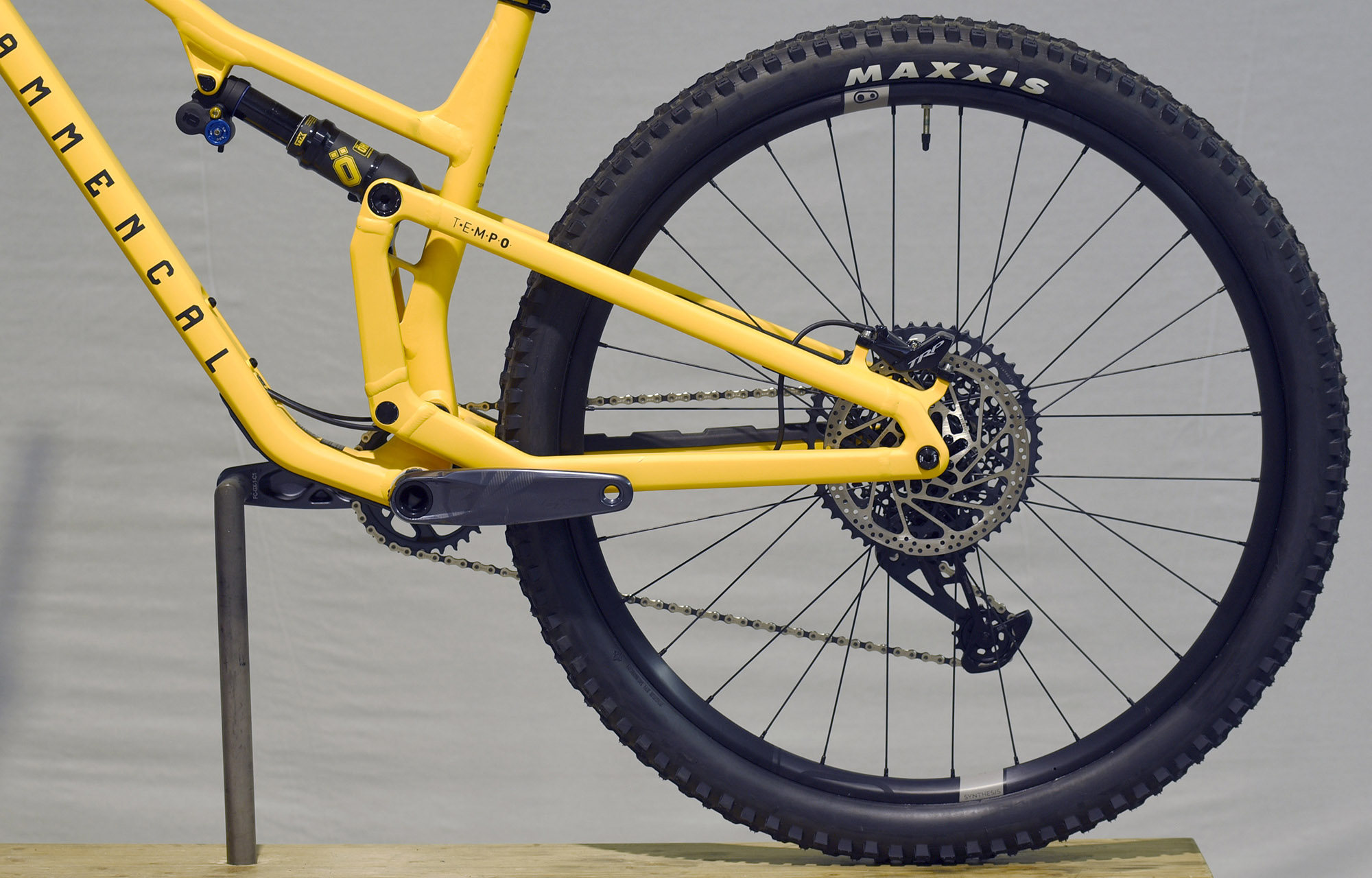 COMMENCAL T.E.M.P.O. OHLINS EDITION YELLOW - L (22121103) image number null