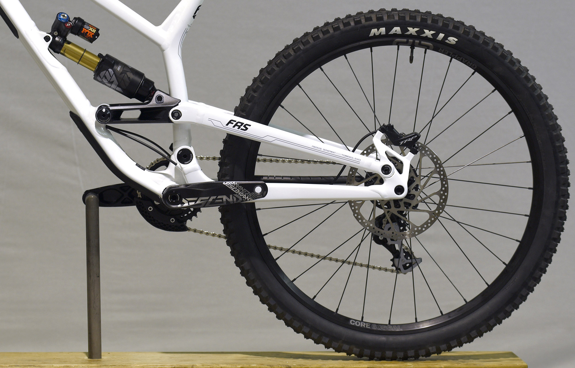 COMMENCAL FRS ESSENTIAL PURE WHITE - M (22150502) image number null