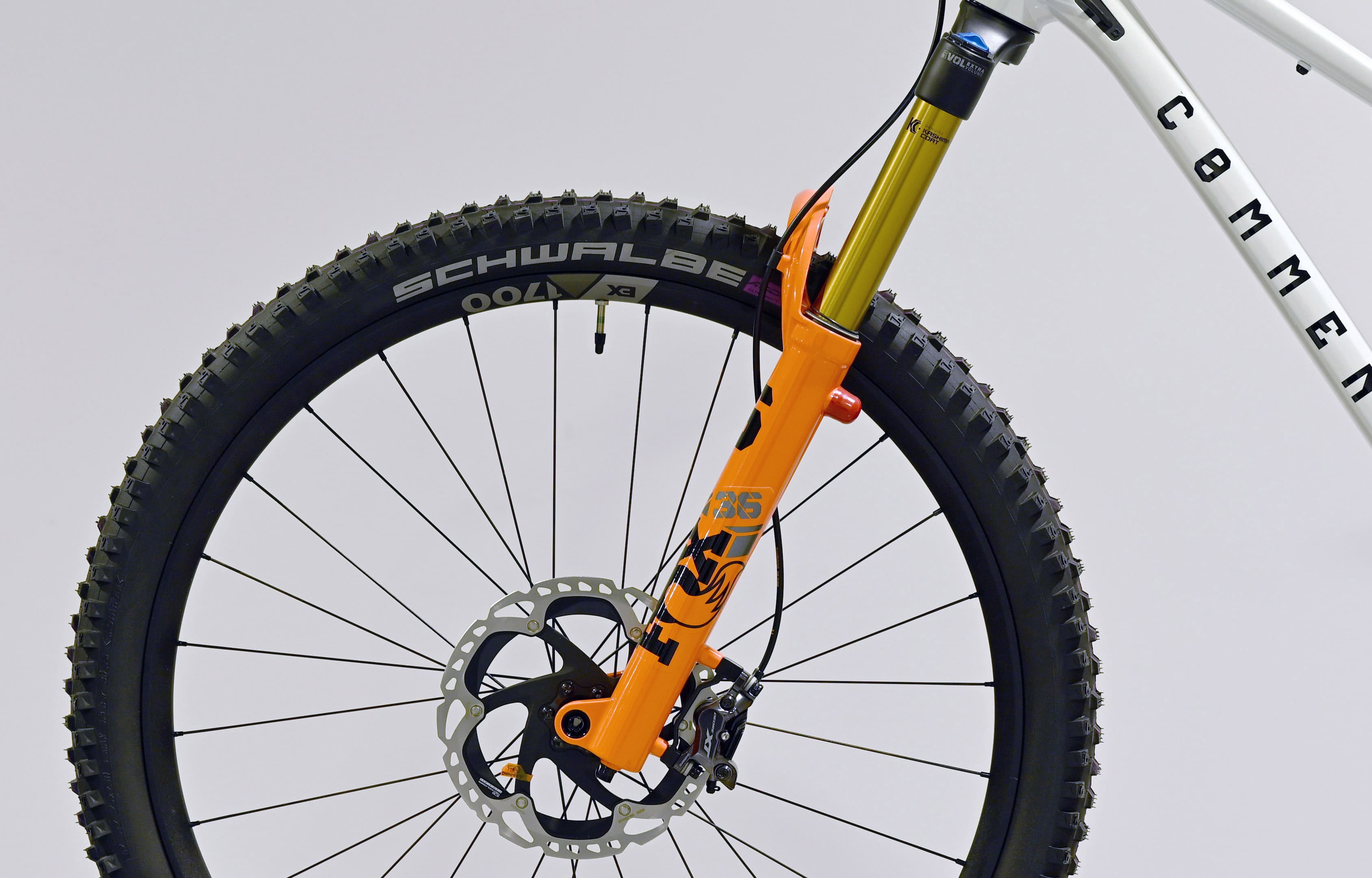 COMMENCAL META V5 SIGNATURE CLEAR SILVER 2 - L (24122003) image number null