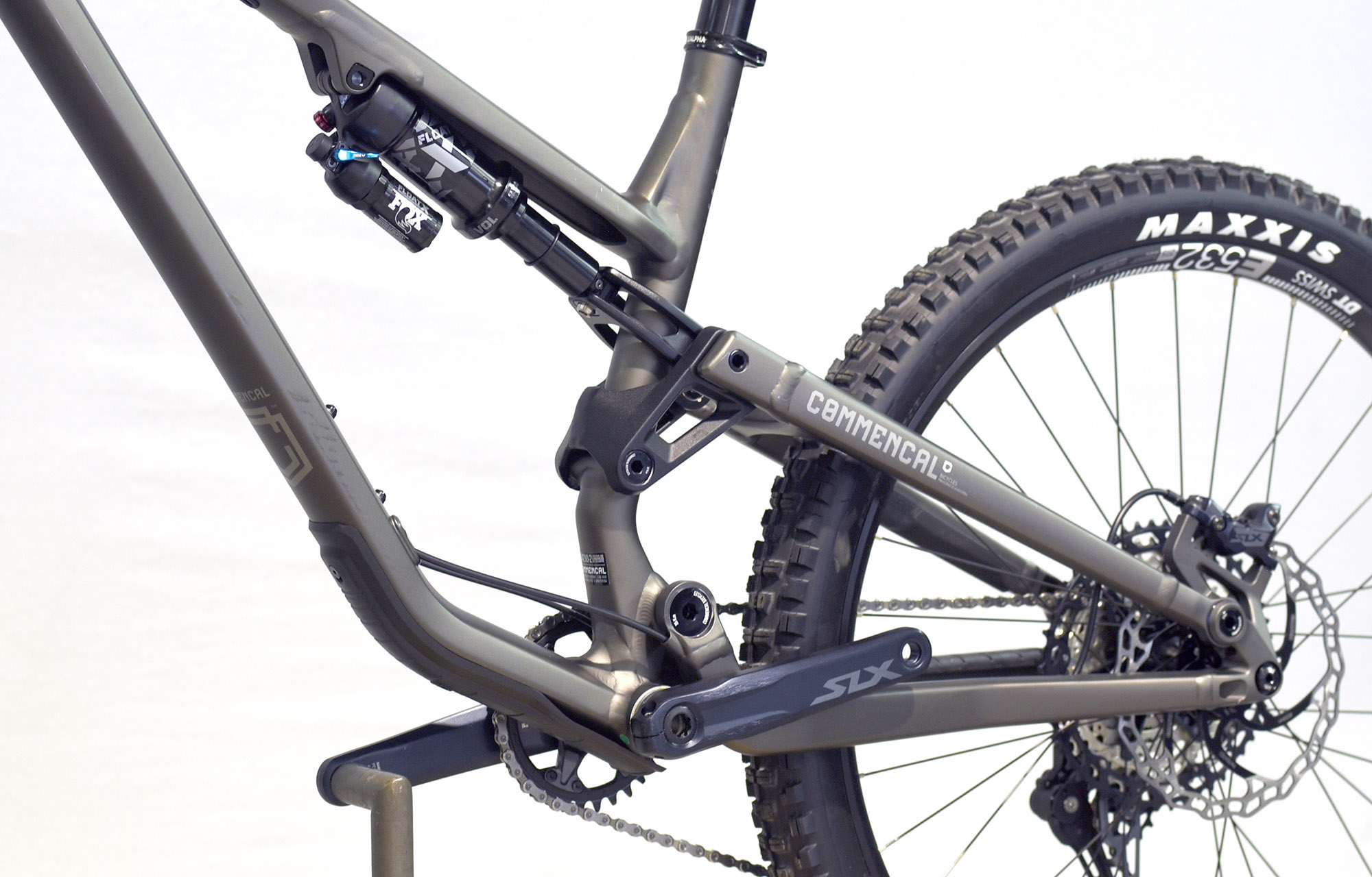 COMMENCAL META SX V4 ESSENTIAL DARK SLATE - L (22130603) image number null