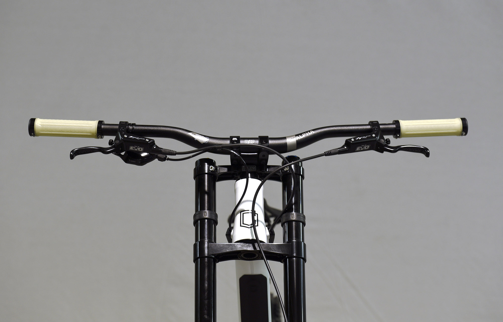 COMMENCAL FRS OHLINS EDITION PURE WHITE- S (22151801) image cover number large 3