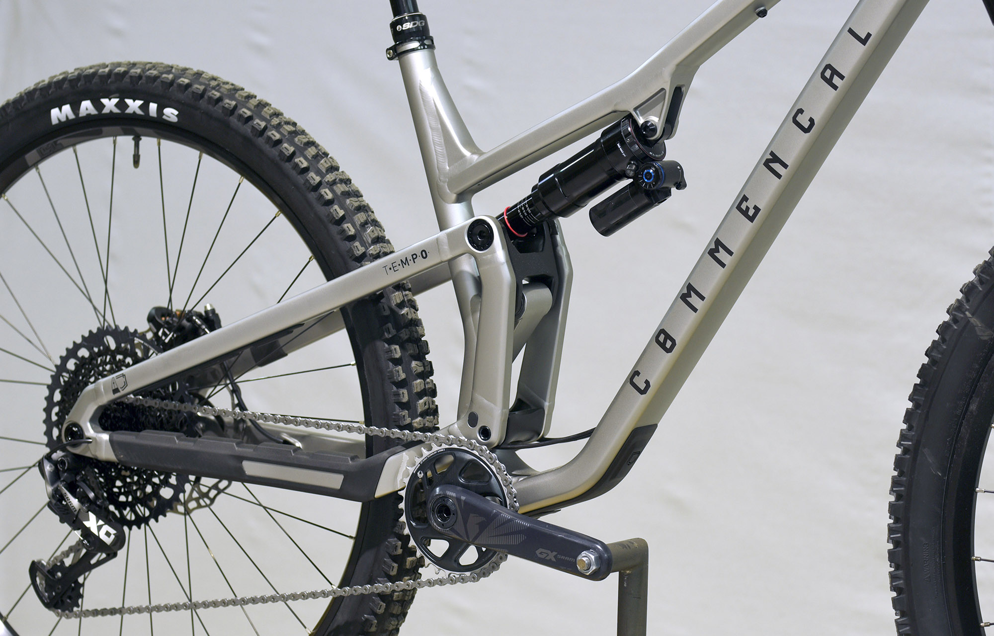 COMMENCAL T.E.M.P.O. RACE SILVER - L (23100056) image number null