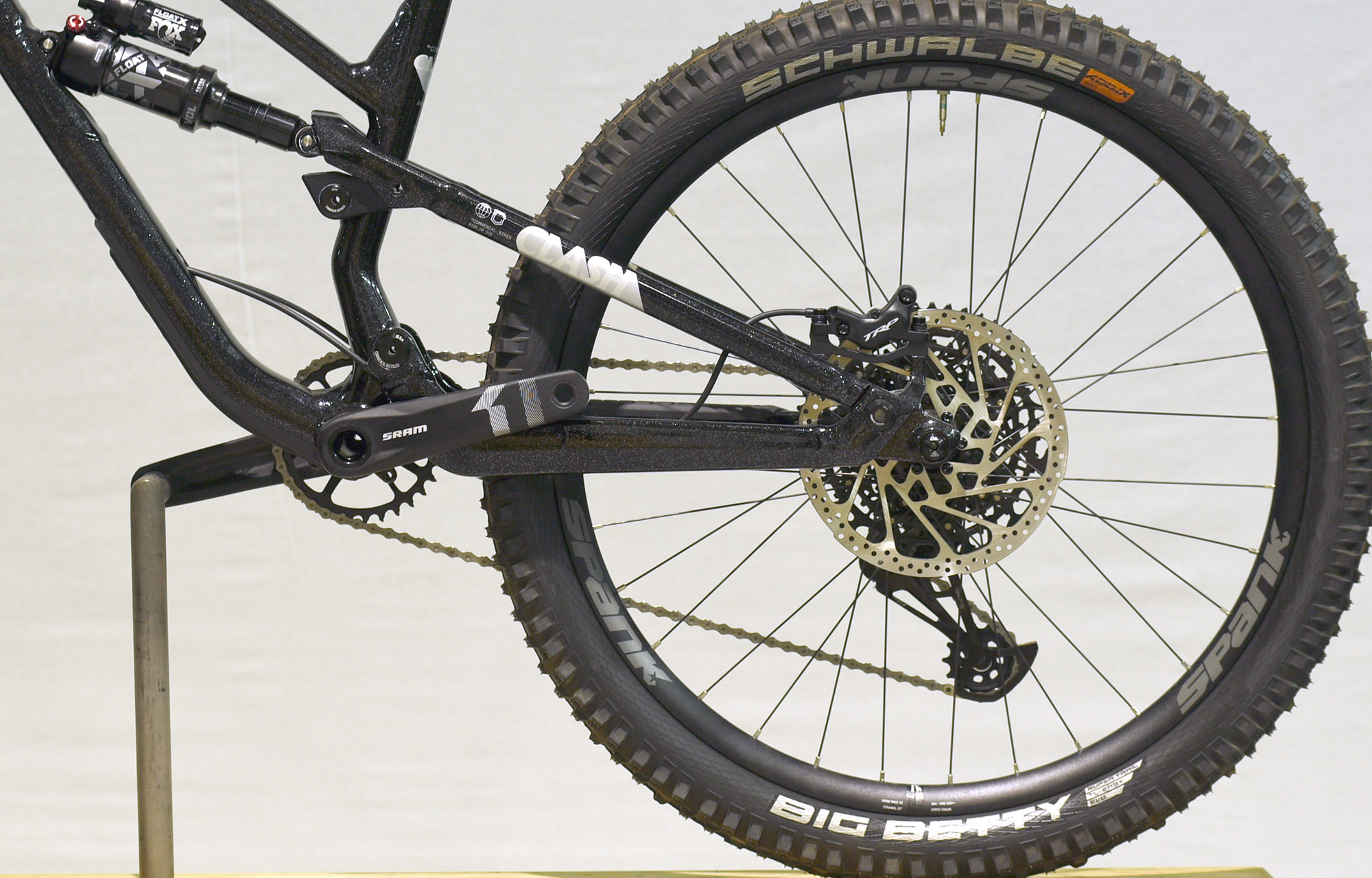 COMMENCAL CLASH XS GLITTERY BLACK - (23170800) image number null