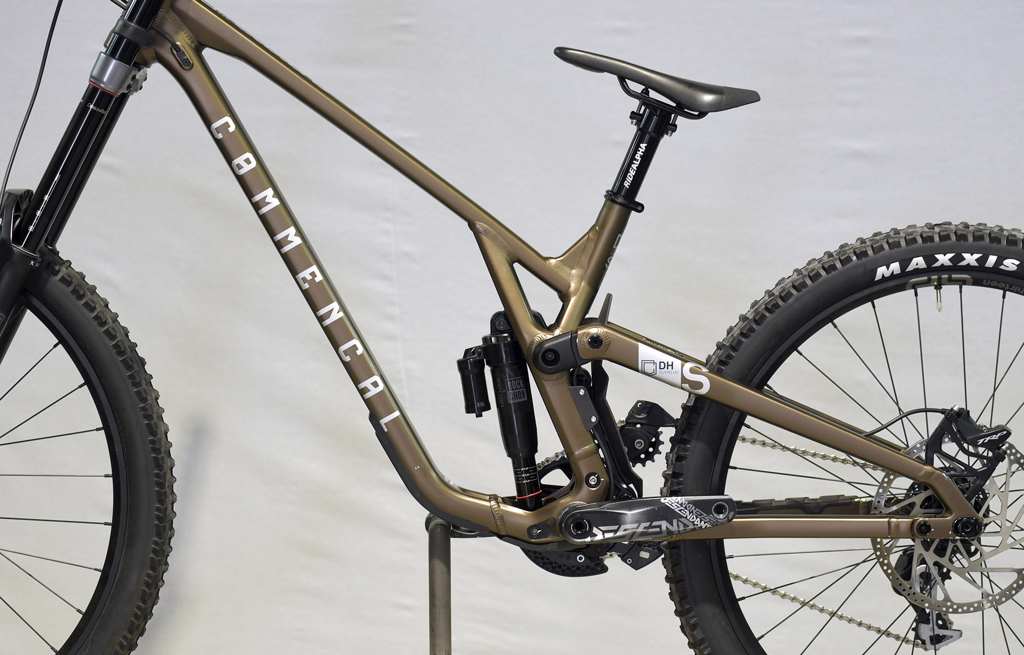 COMMENCAL SUPREME DH V5 RIDE FROZEN BROWN - L (22150703) image number null
