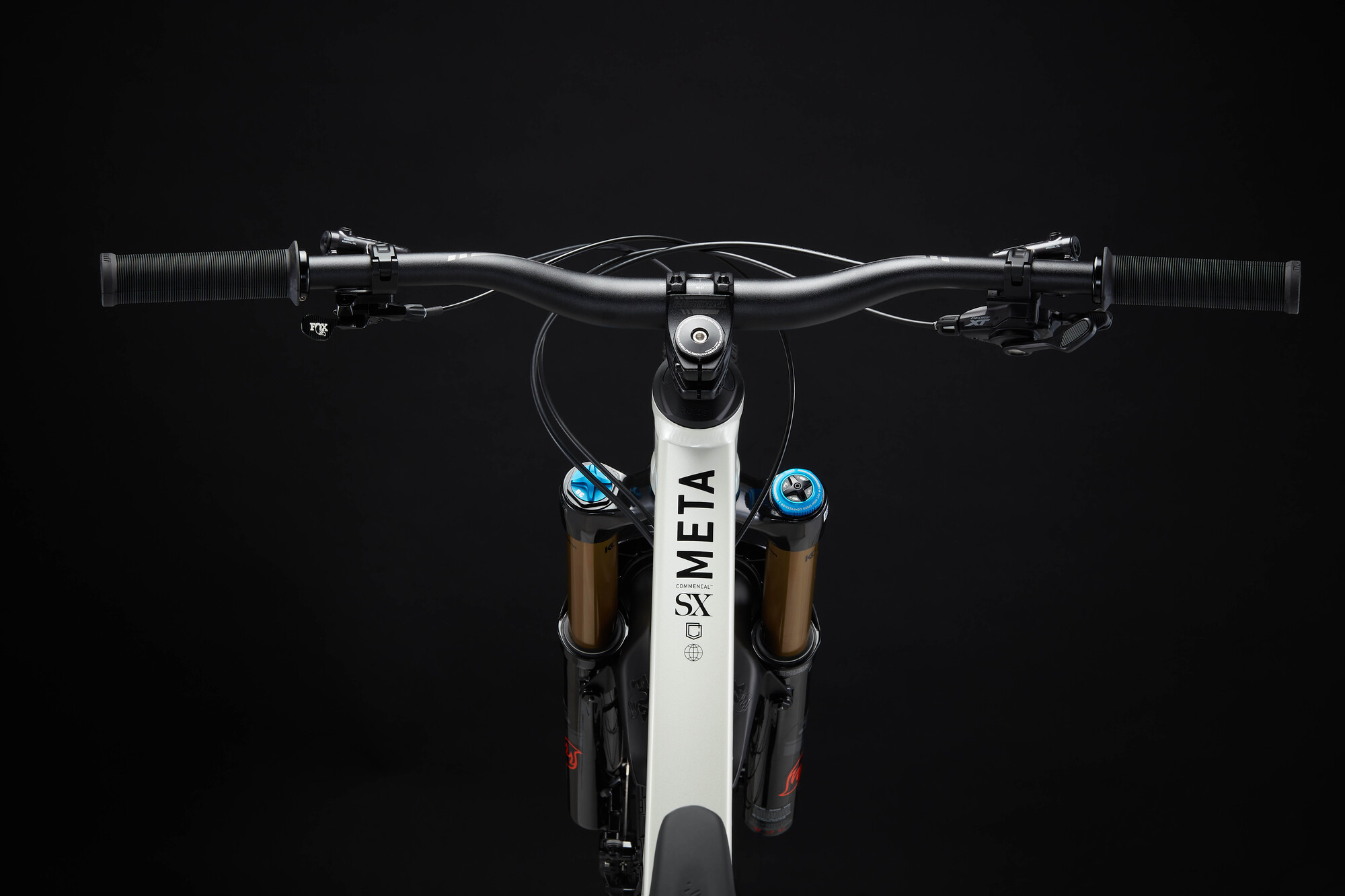COMMENCAL META SX V5 SIGNATURE CLEAR SILVER image number null