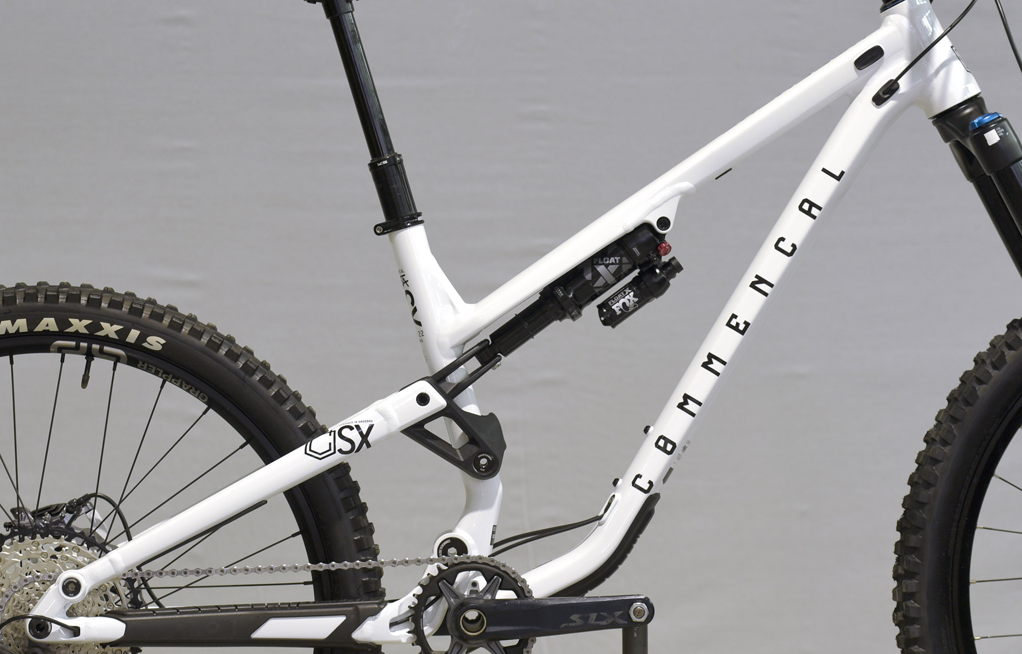 COMMENCAL META SX ESSENTIAL PURE WHITE - M (22130602) image number null