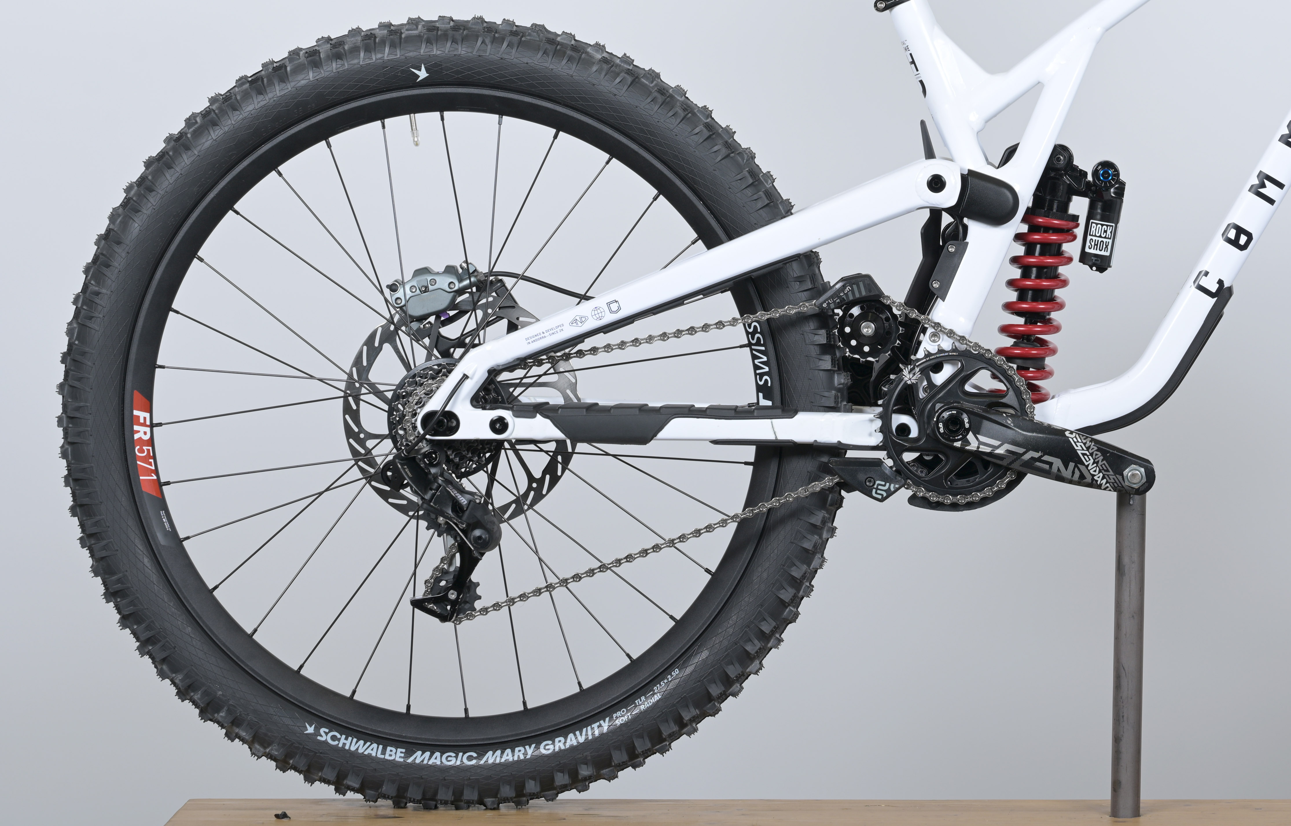 COMMENCAL SUPREME DH V5 ROCKSHOX PURE WHITE - L (24157103) image cover number large 0
