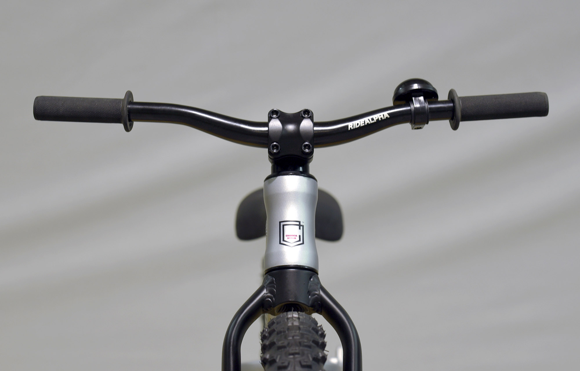 COMMENCAL RAMONES 12 PUSH BIKE SILVER - (22172600) image number null