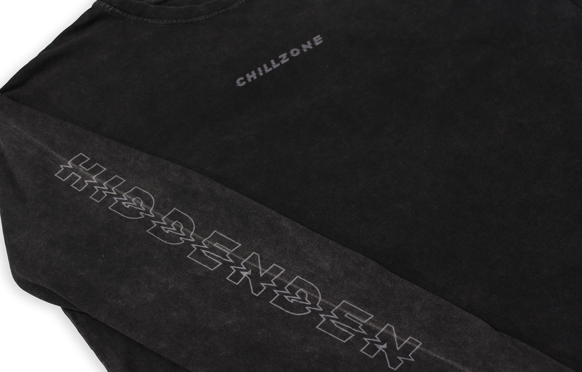 HIDDEN-DEN LONG SLEEVE T-SHIRT N°5 / CHILLZONE image number 1