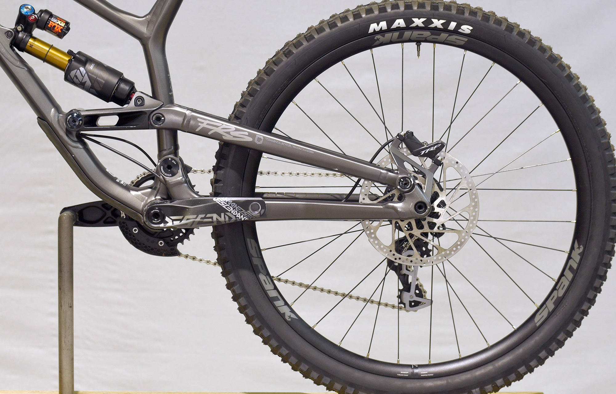COMMENCAL FRS ESSENTIAL DARK SLATE - M (22150502) image number null