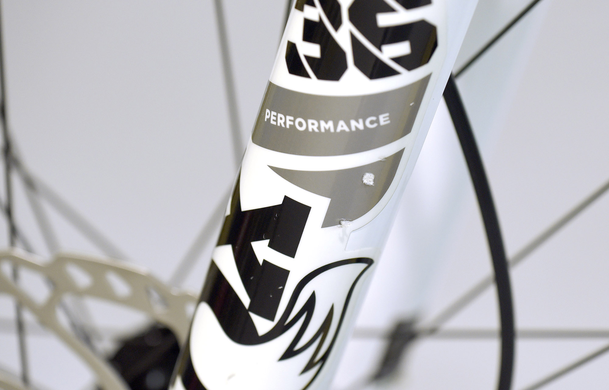 COMMENCAL META V5 ESSENTIAL PURE WHITE - L (23121203) image number null