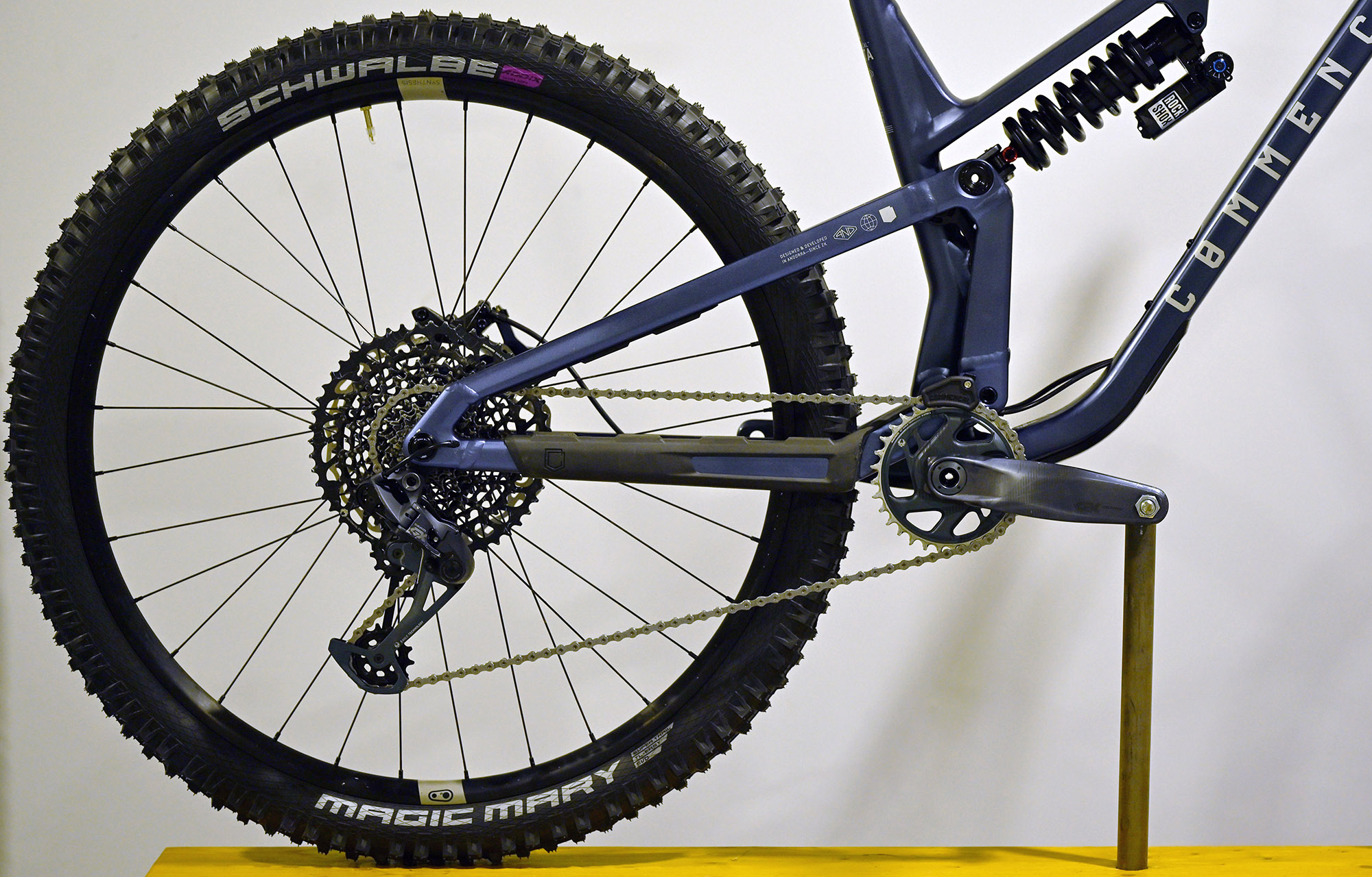COMMENCAL META V5 RACE SPARKLY BLUE - L (23121303) image cover number large 0