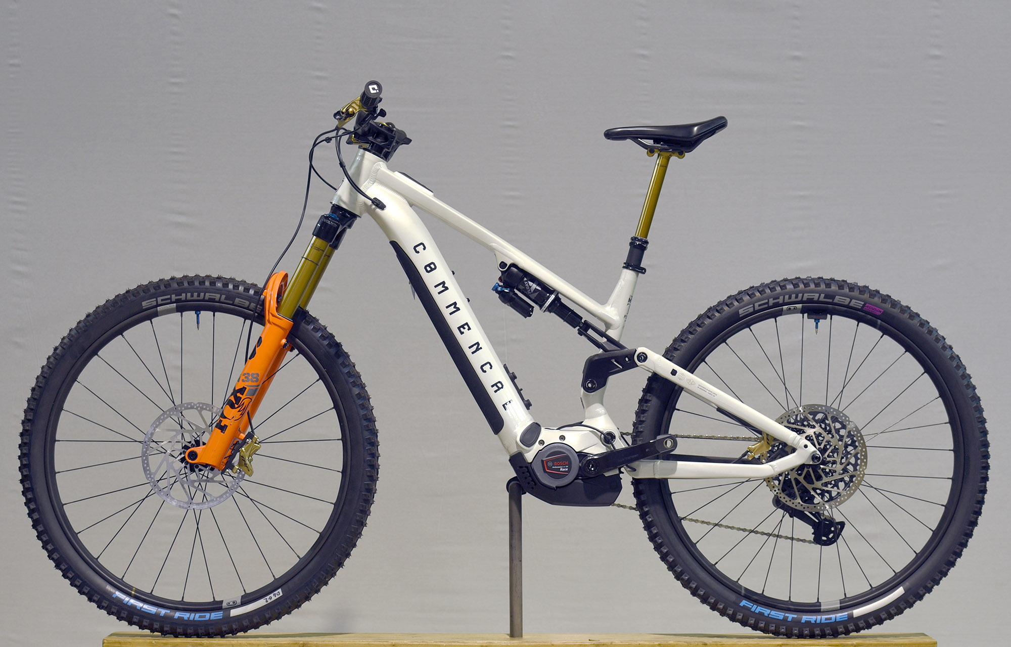 COMMENCAL META POWER TR BOSCH CLEAR SILVER [COMMENCAL TEAM] ALC - M (23100060) 29km image number null