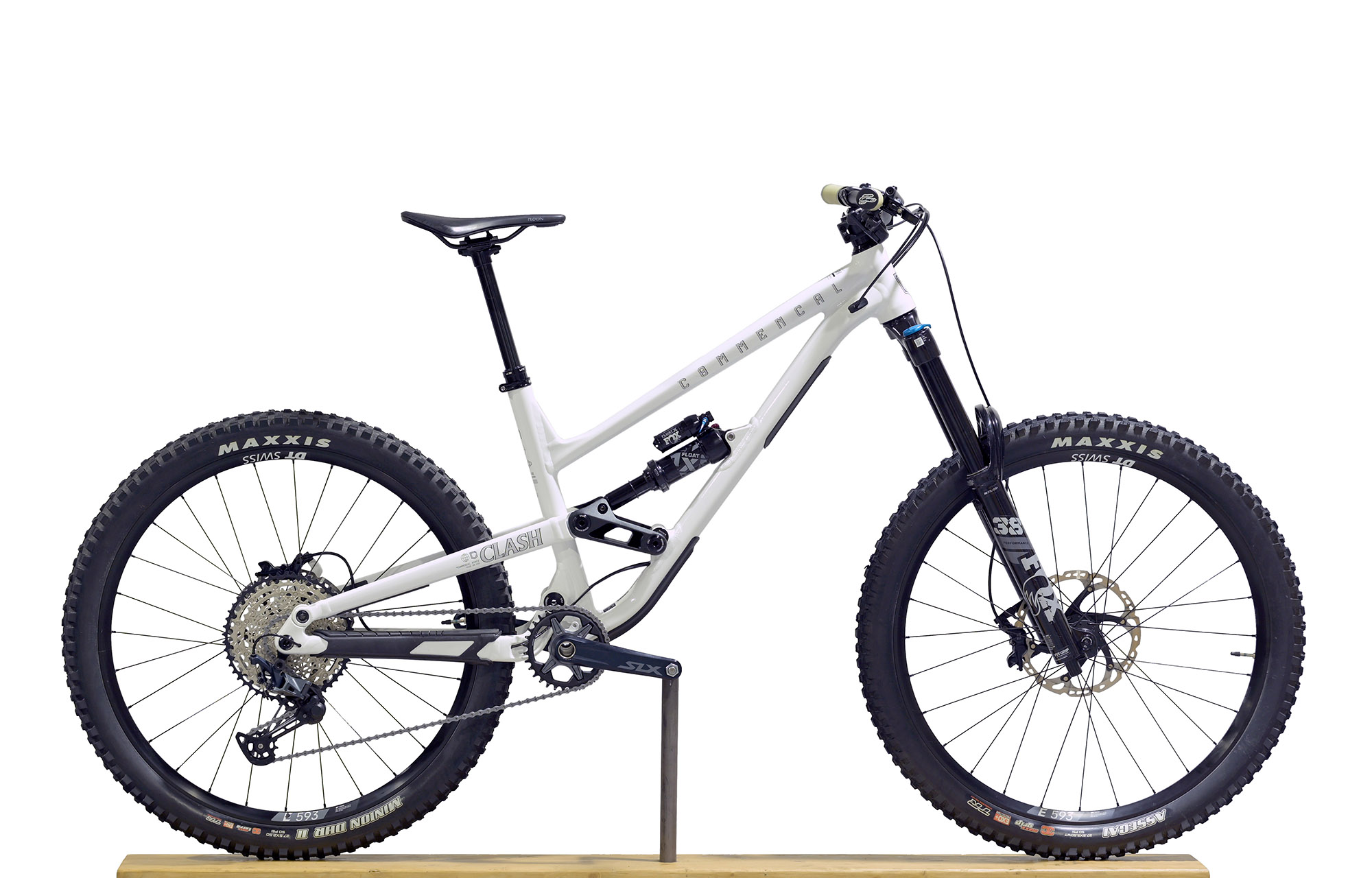 COMMENCAL CLASH ESSENTIAL PURE WHITE - M (24135602) image number null