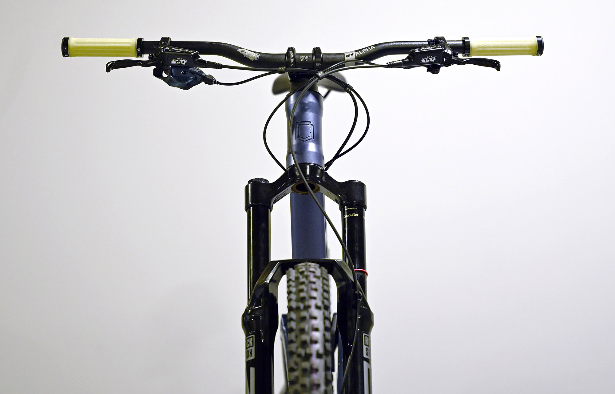 COMMENCAL META V5 RACE SPARKLY BLUE - L (23121303) image cover number large 3