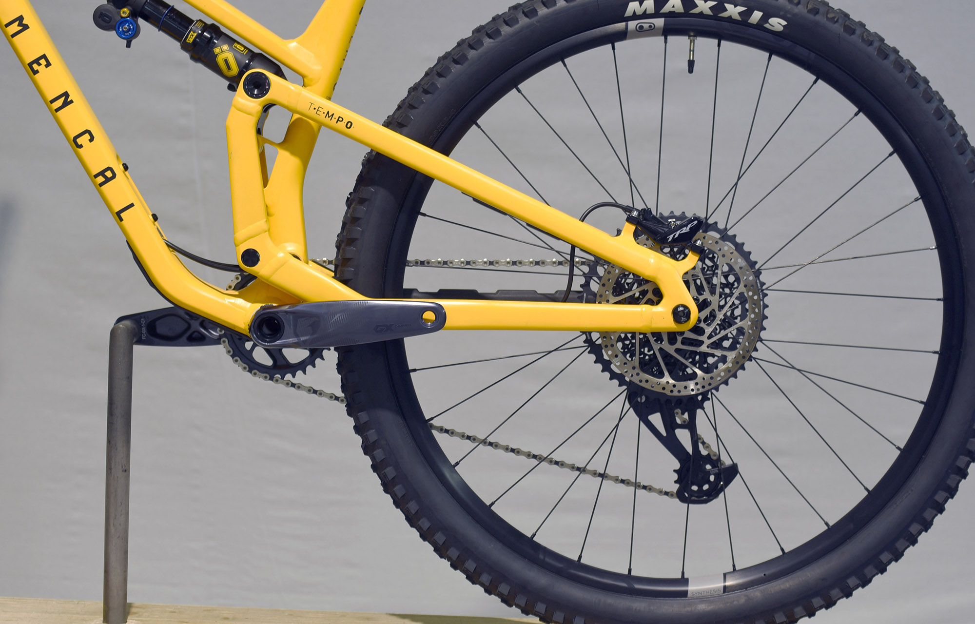 COMMENCAL TEMPO OHLINS EDITION YELLOW - M (22121102) image number null