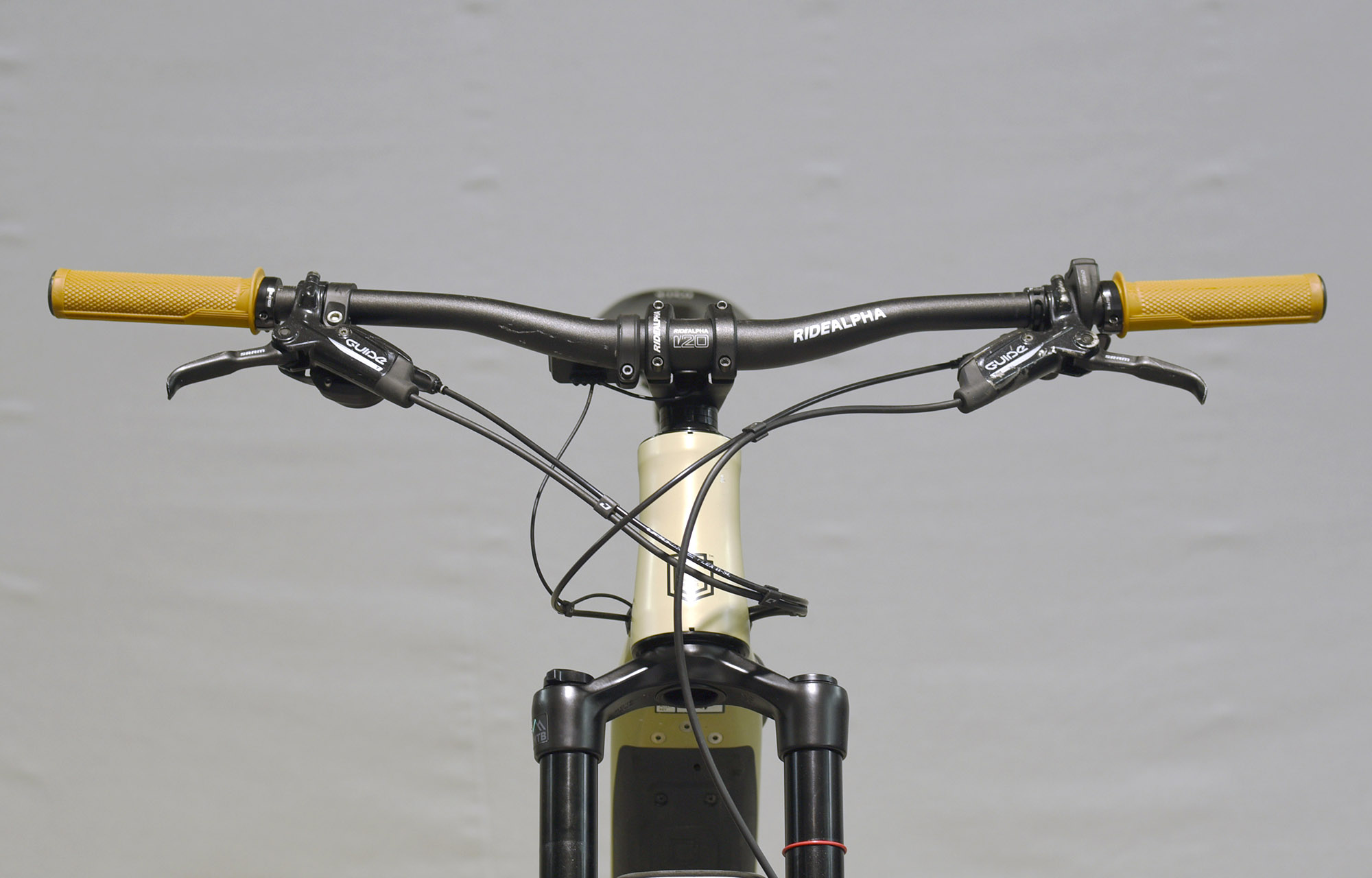 COMMENCAL META POWER SHIMANO TR RIDE SAND - L (21181203) 2371 km image number null