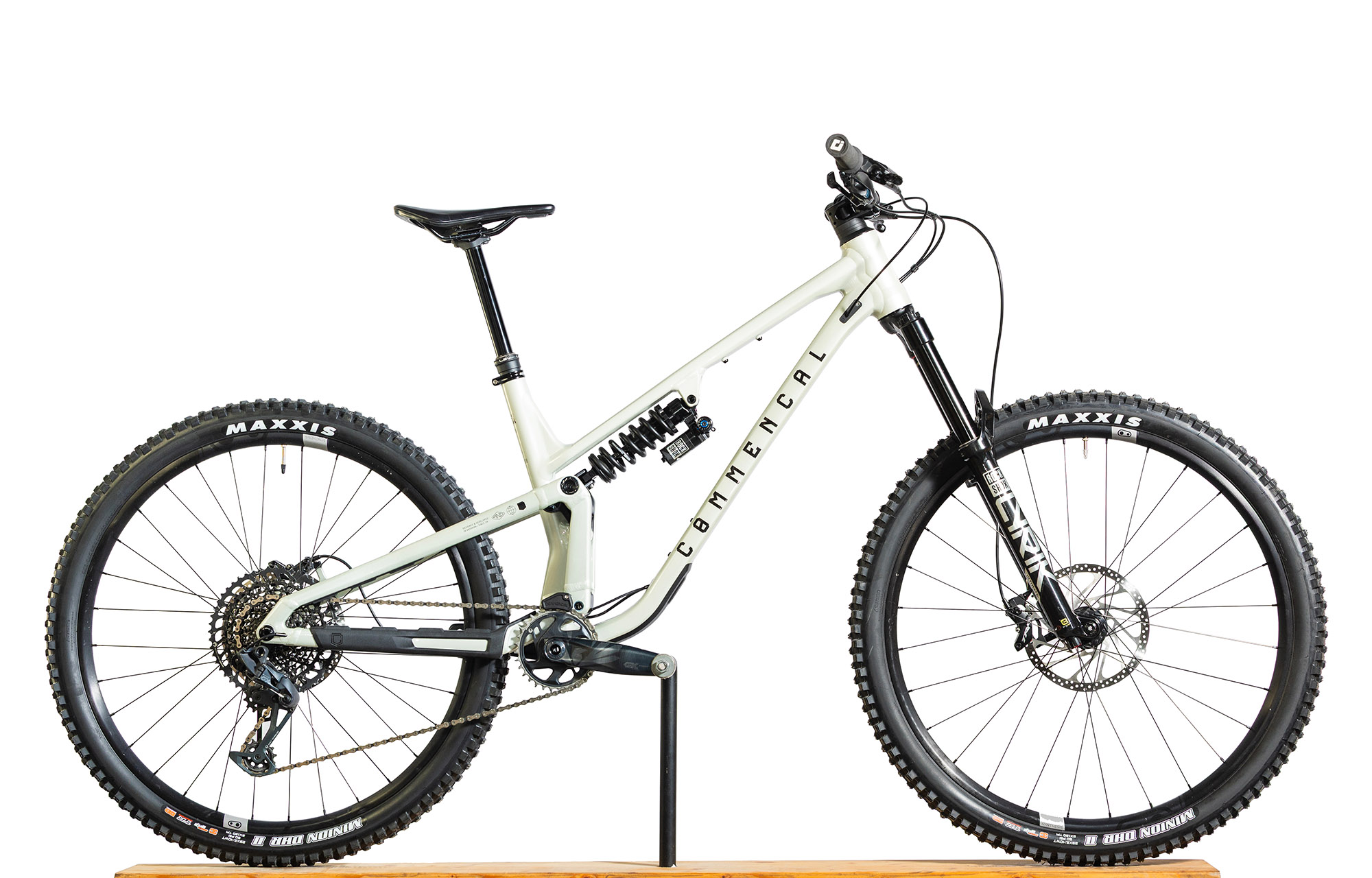 COMMENCAL META V5 RACE CLEAR SILVER - L (23121303) image number null