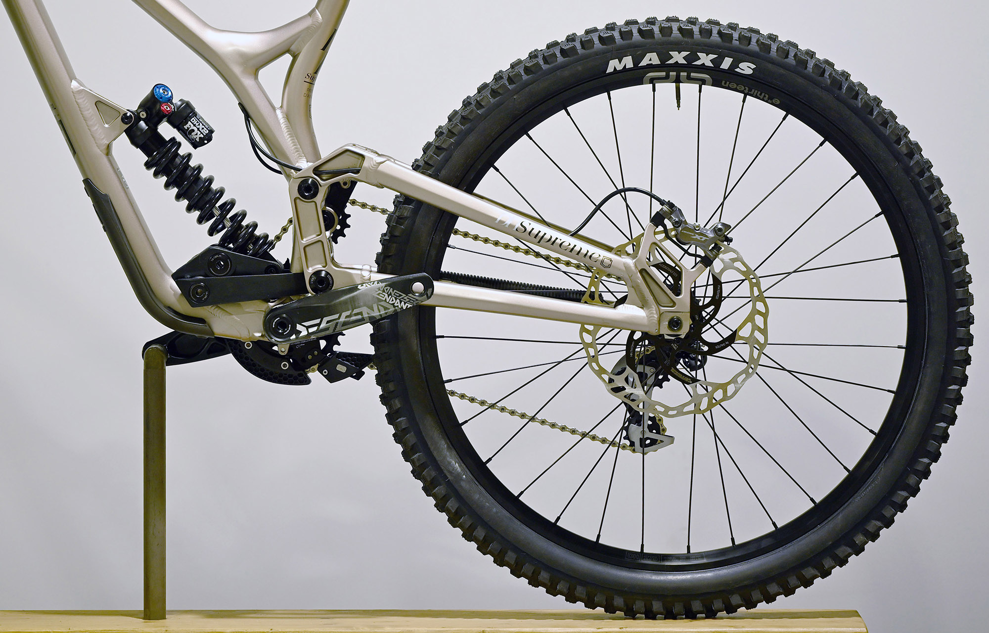 COMMENCAL SUPREME DH RACE CHAMPAGNE - M (22150102) image number null