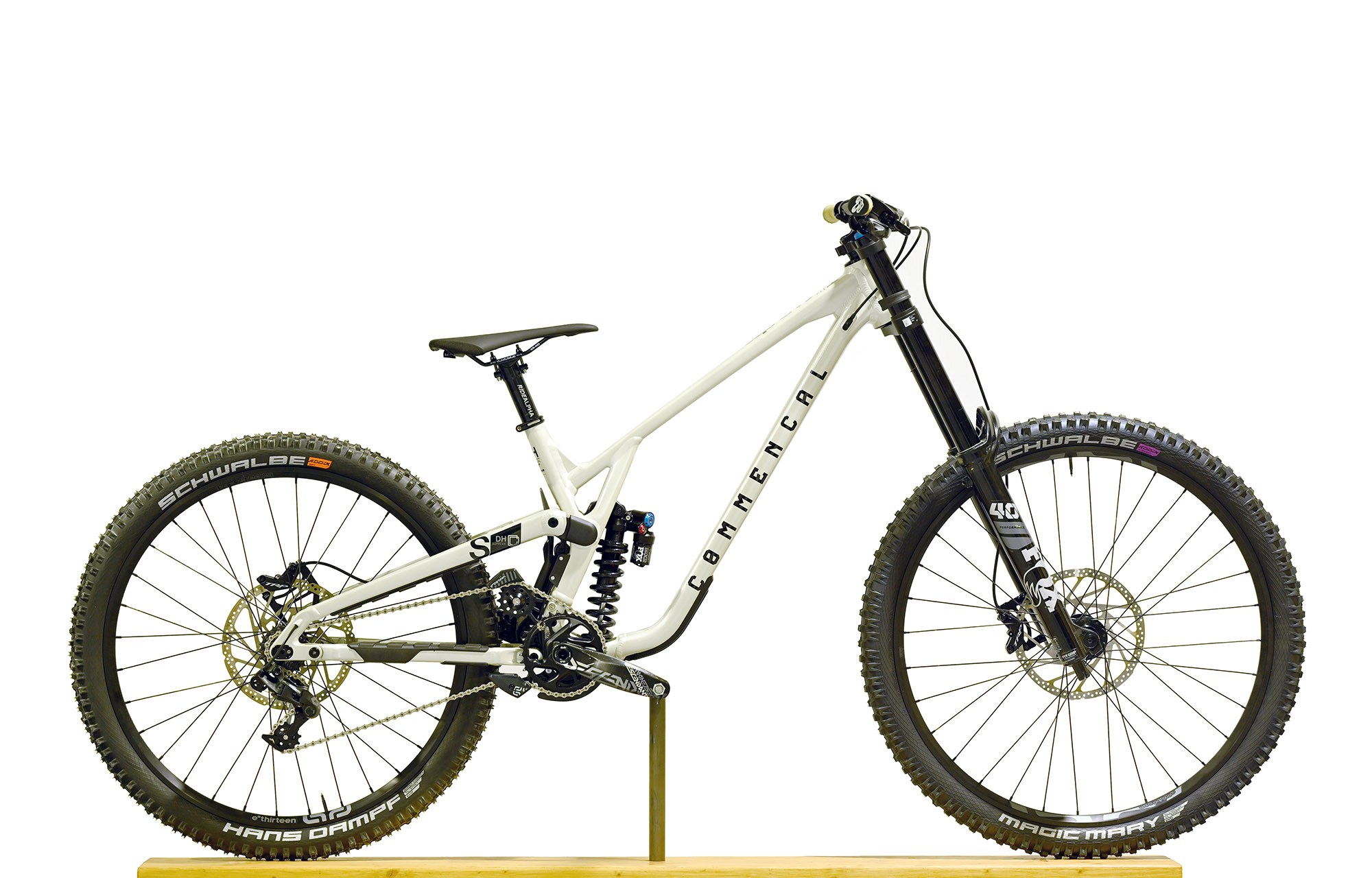 COMMENCAL SUPREME DH V5 ESSENTIAL CLEAR SILVER - L (23150103) image number null