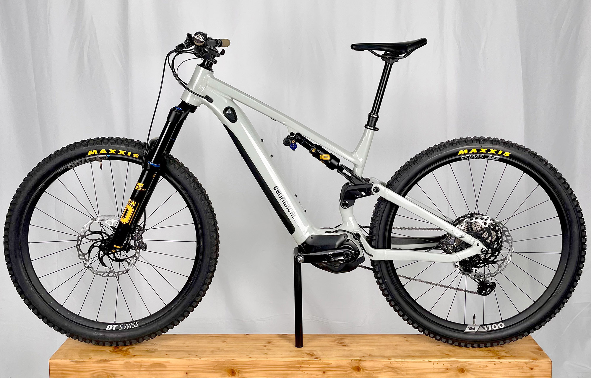 COMMENCAL META POWER TR SHIMANO OHLINS EDITION ASH GREY - L (22181603) 1233 km image number null