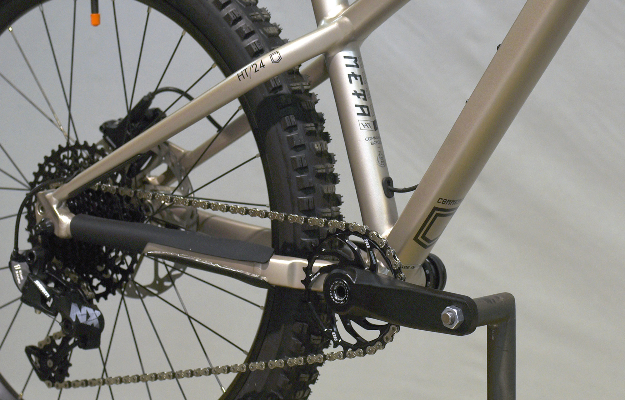 COMMENCAL META HT 24 V2 CHAMPAGNE - 24 (22170200) image number null