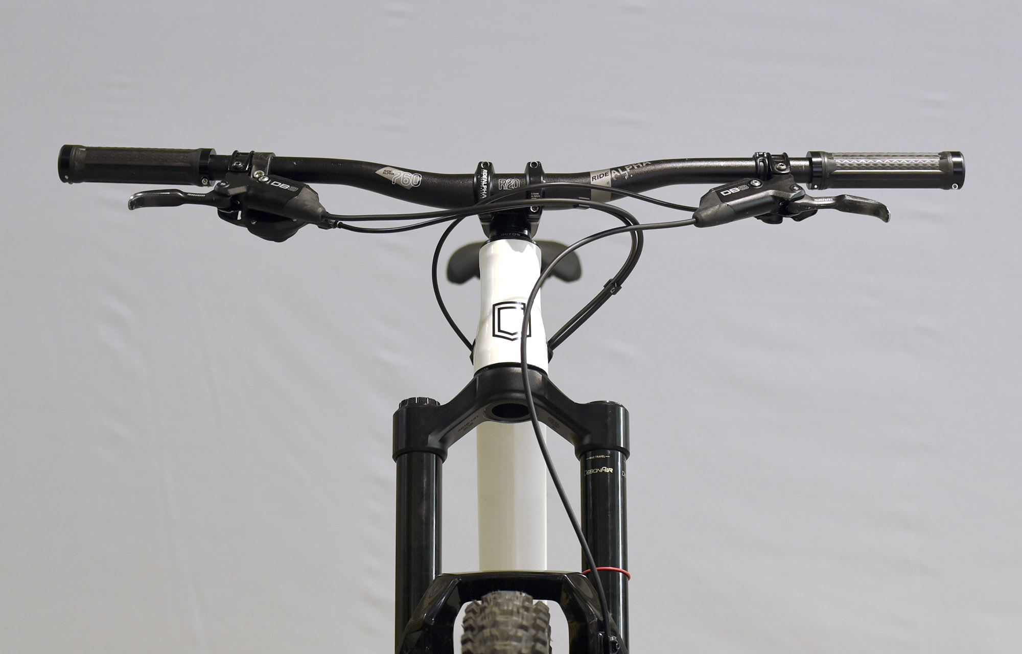 COMMENCAL CLASH RIDE PURE WHITE NEW ROCKSHOX - M (23130102) image number null