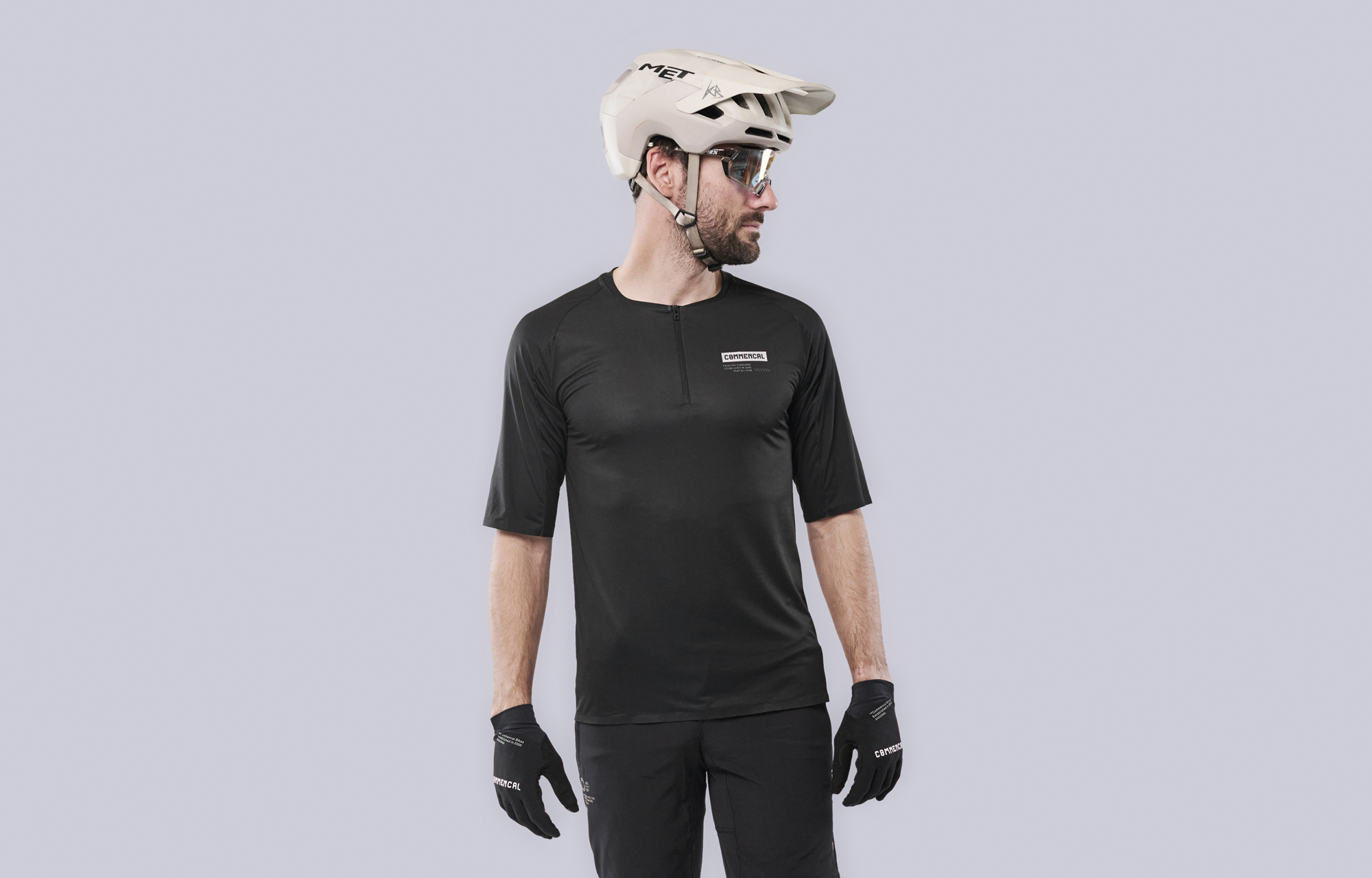 MAILLOT COMMENCAL LIGHTECH MANGA CORTA CON CREMALLERA BLACK image number 0