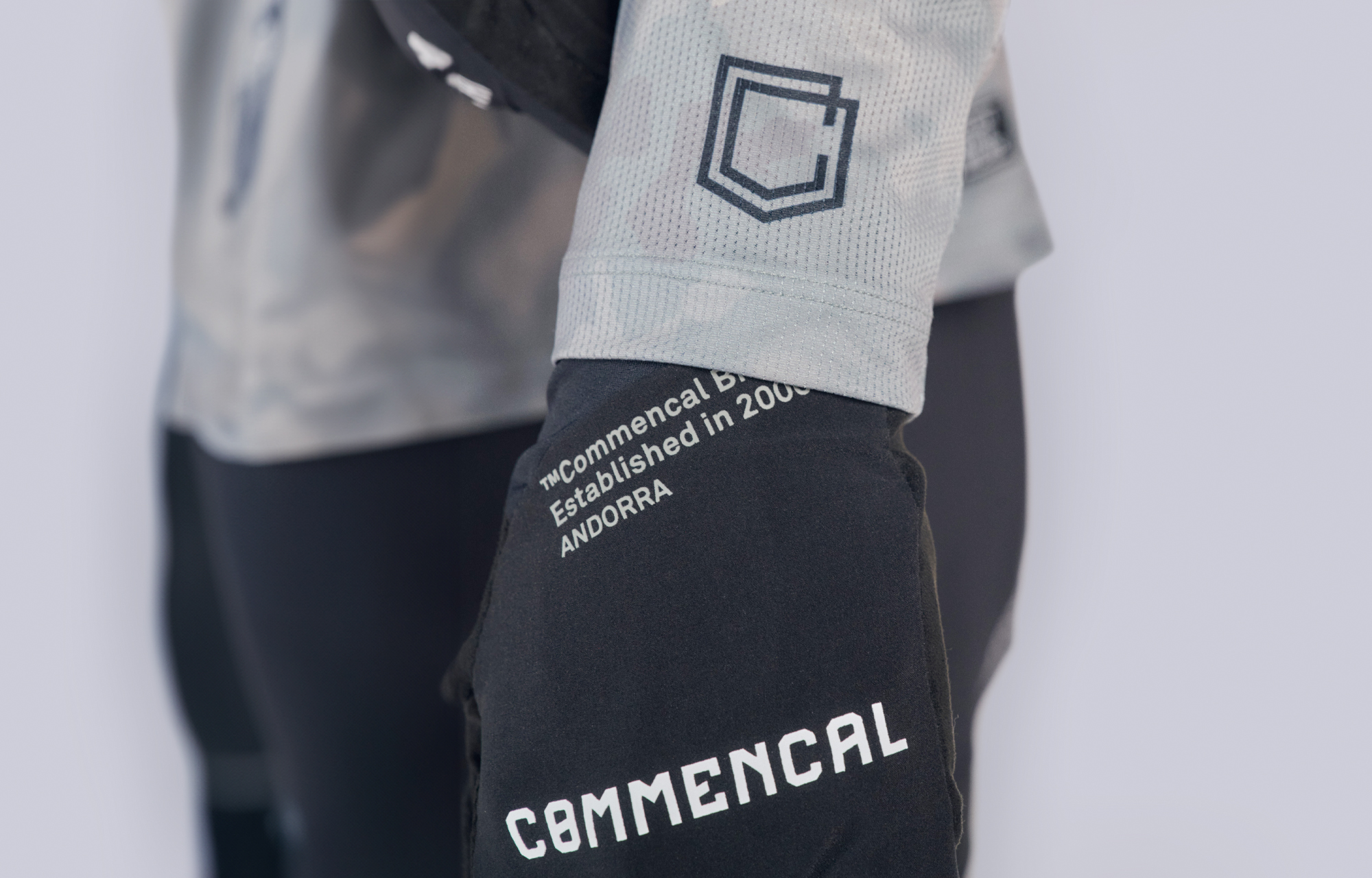 GUANTES COMMENCAL CORPORATE BLACK image number 2