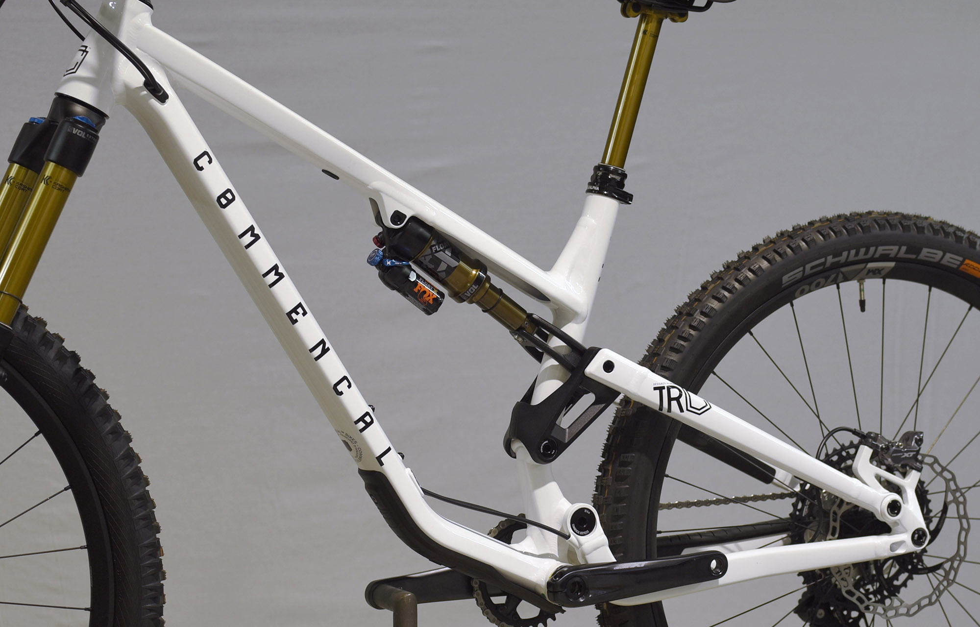 COMMENCAL META TR V4 SIGNATURE PURE WHITE - L (22124203) image number null