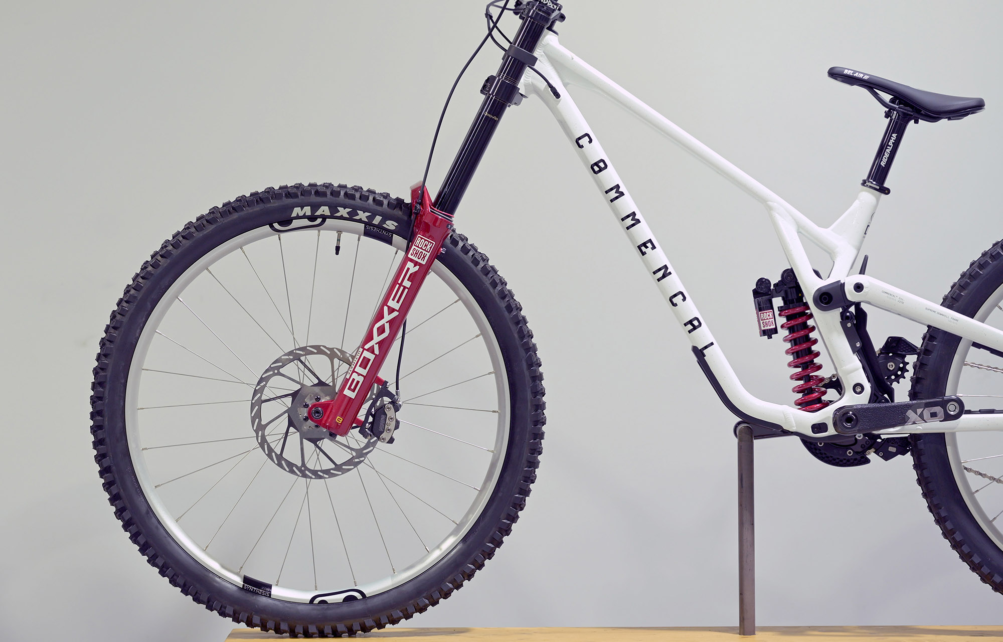 COMMENCAL SUPREME DH V5 ULTIMATE WHISTLER EDITION 2 - L (24157803) image cover number large 4