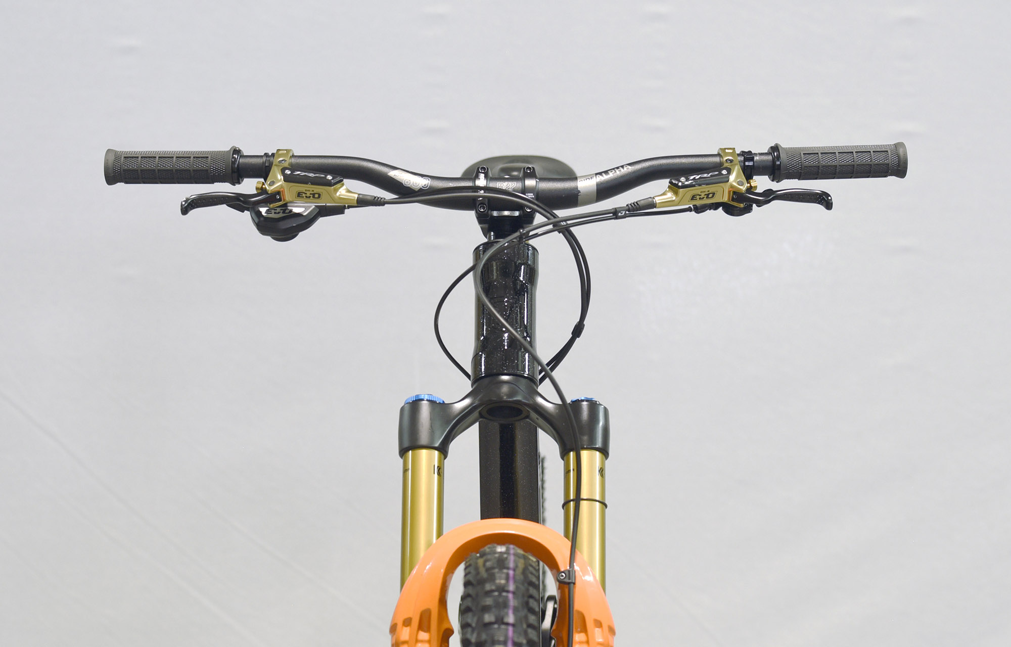 COMMENCAL META V5 GLITTERY BLACK [COMMENCAL TEAM] ALC - L (24100027) image number null
