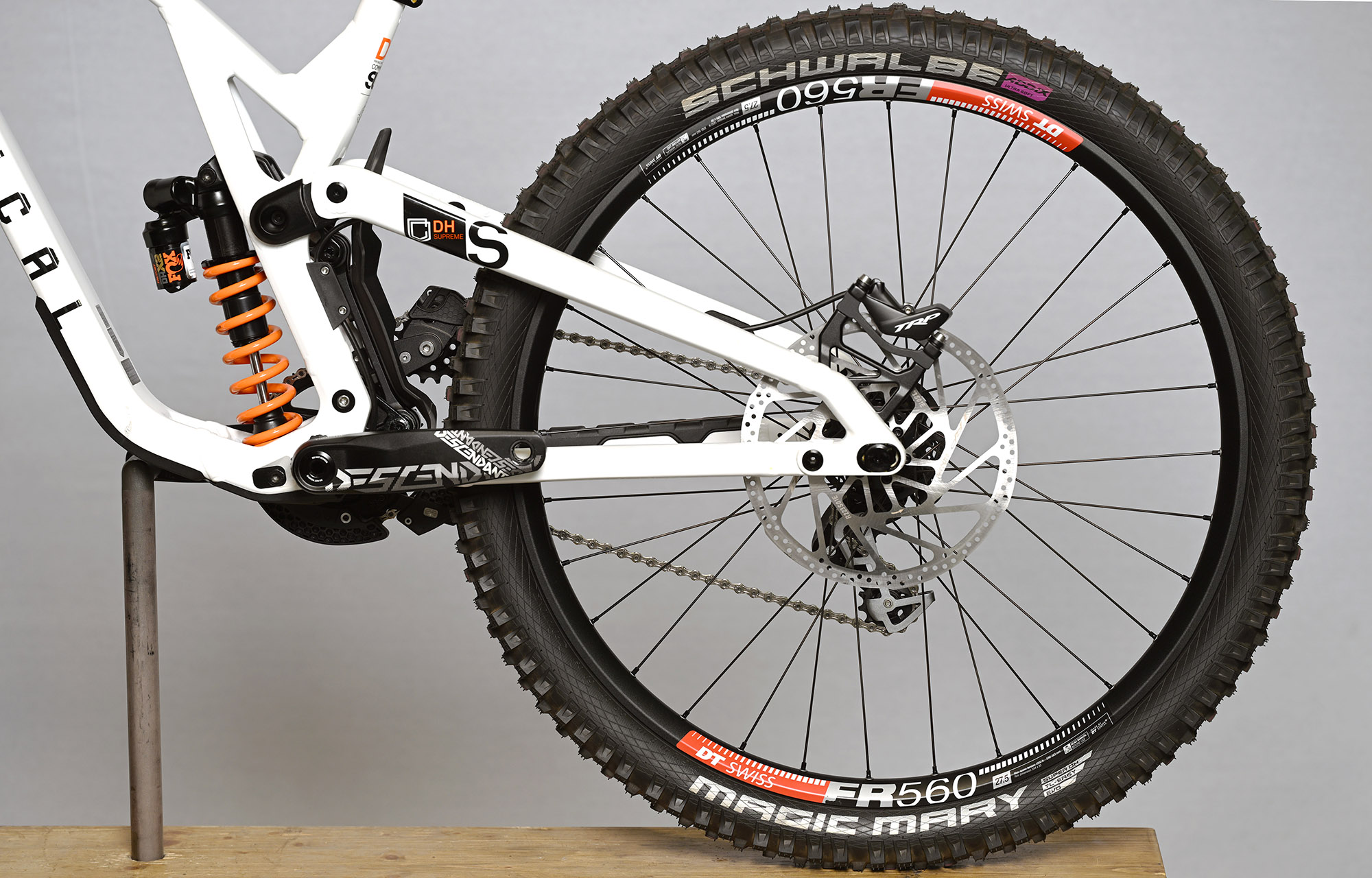 COMMENCAL SUPREME DH V5 SIGNATURE COIL PURE WHITE - S (22150901) image number null