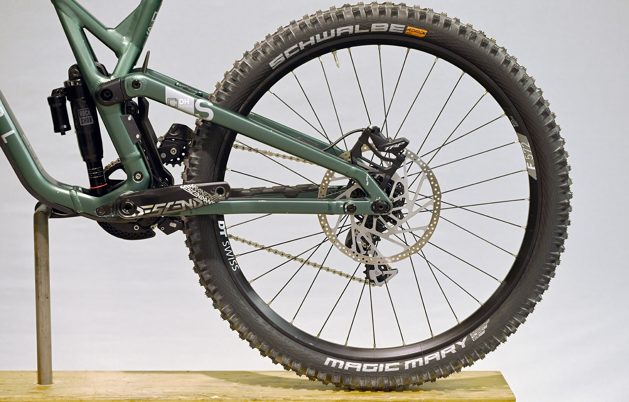 COMMENCAL SUPREME DH V5 RIDE METALLIC GREEN ROCKSHOX - S (23150801) image number null