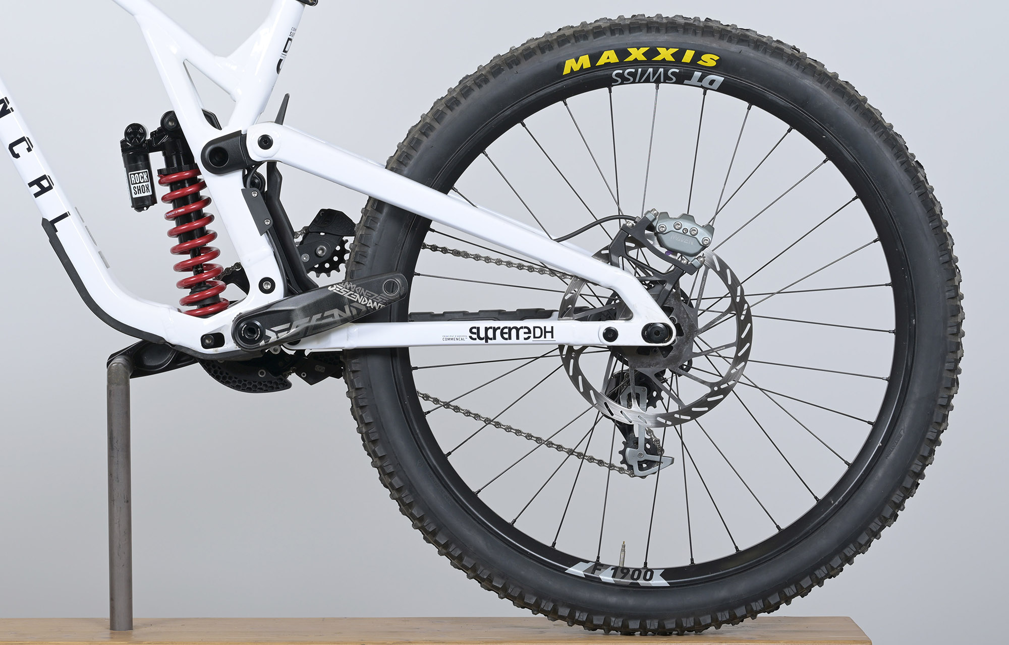 COMMENCAL SUPREME DH V5 ROCKSHOX PURE WHITE - M (24157102) image cover number large 3