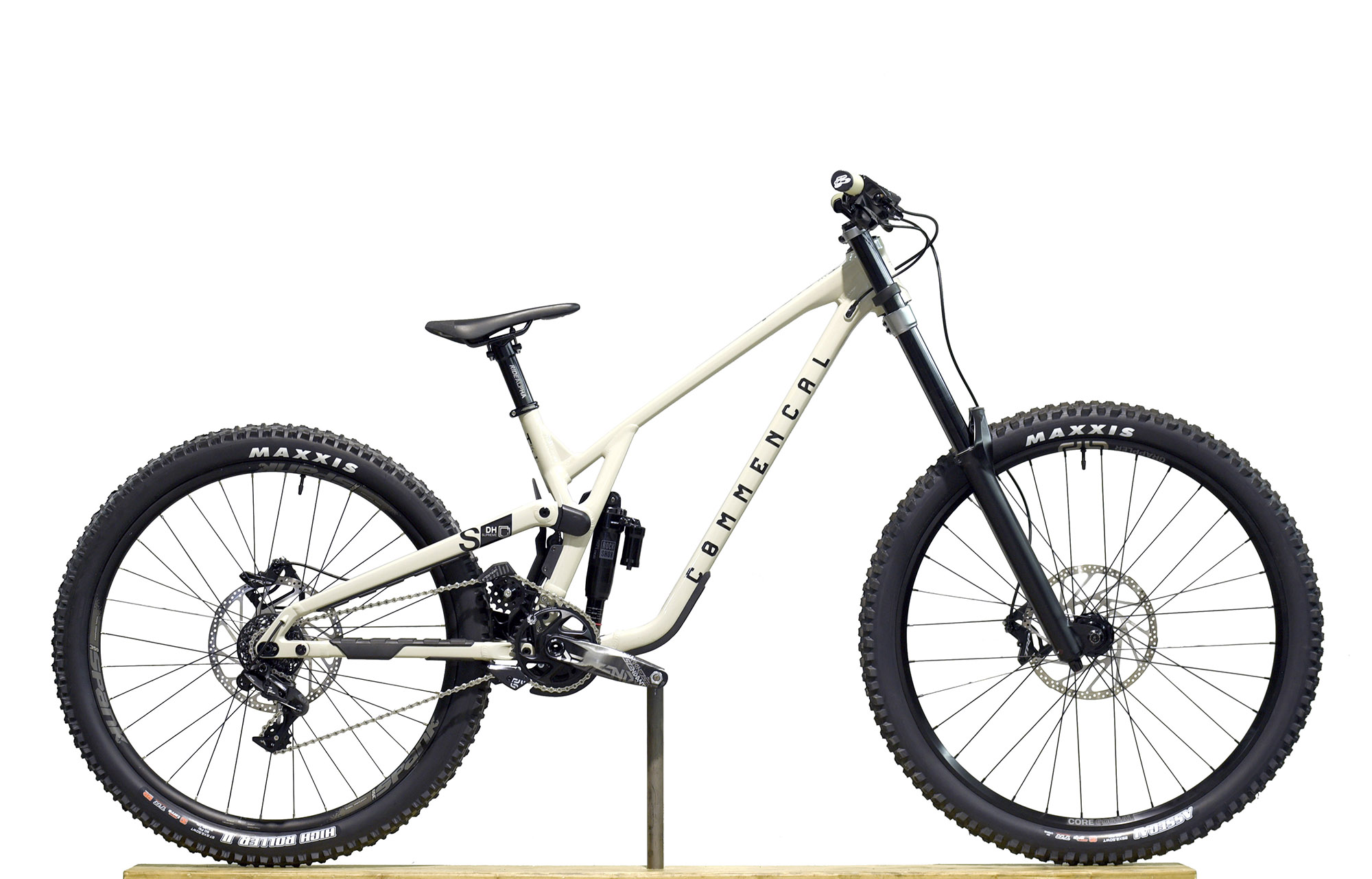 COMMENCAL SUPREME DH V5 RIDE CHALK - L (23150003) image number null