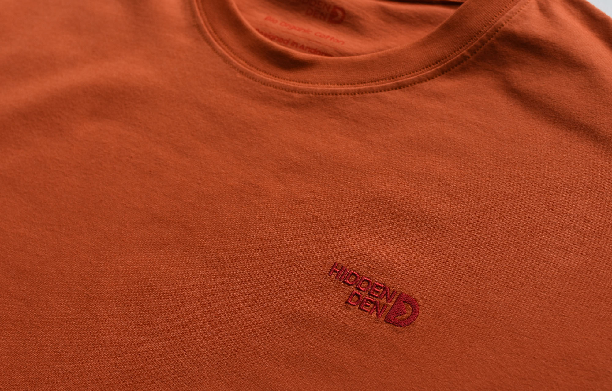 HIDDEN-DEN N°2 T-SHIRT image number 1