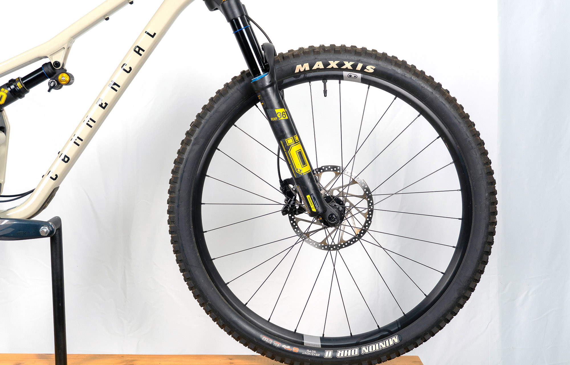 COMMENCAL T.E.M.P.O. OHLINS EDITION CHALK - L (22123903) image cover number large 3