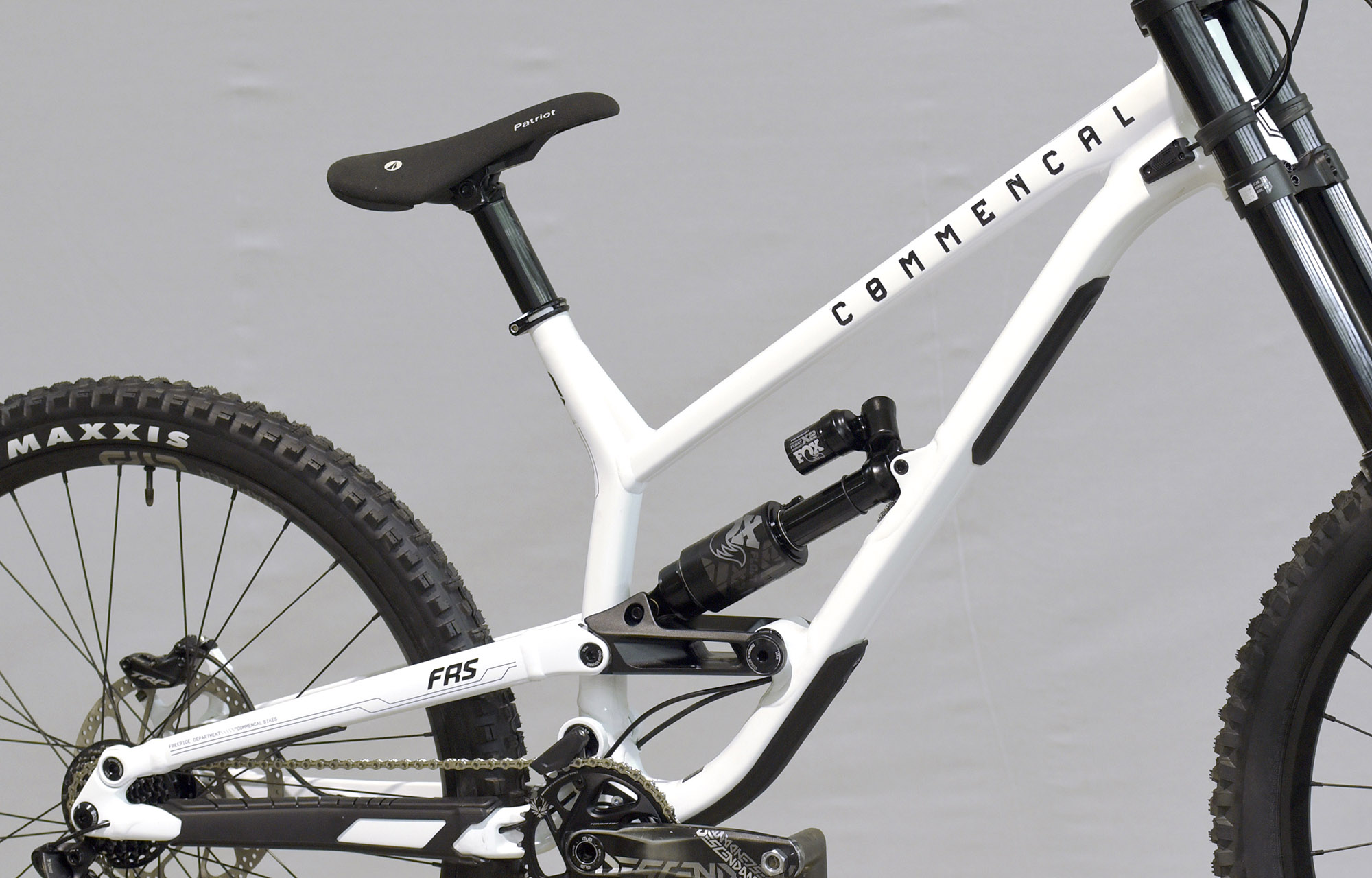 COMMENCAL FRS ESSENTIAL PURE WHITE - L (22150504) image number null