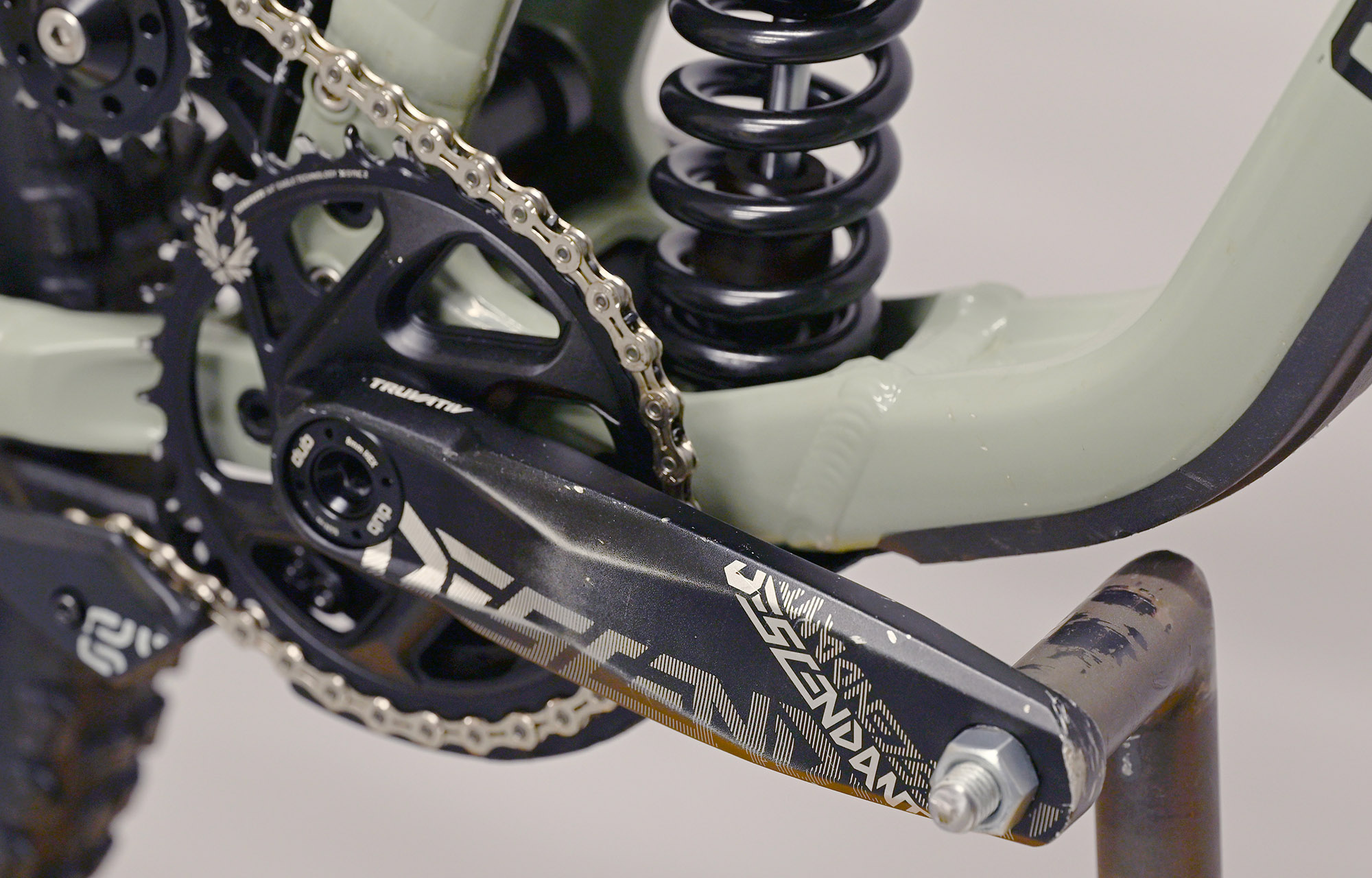 COMMENCAL SUPREME DH V5 ESSENTIAL HERITAGE GREEN - L (22150803) image number null