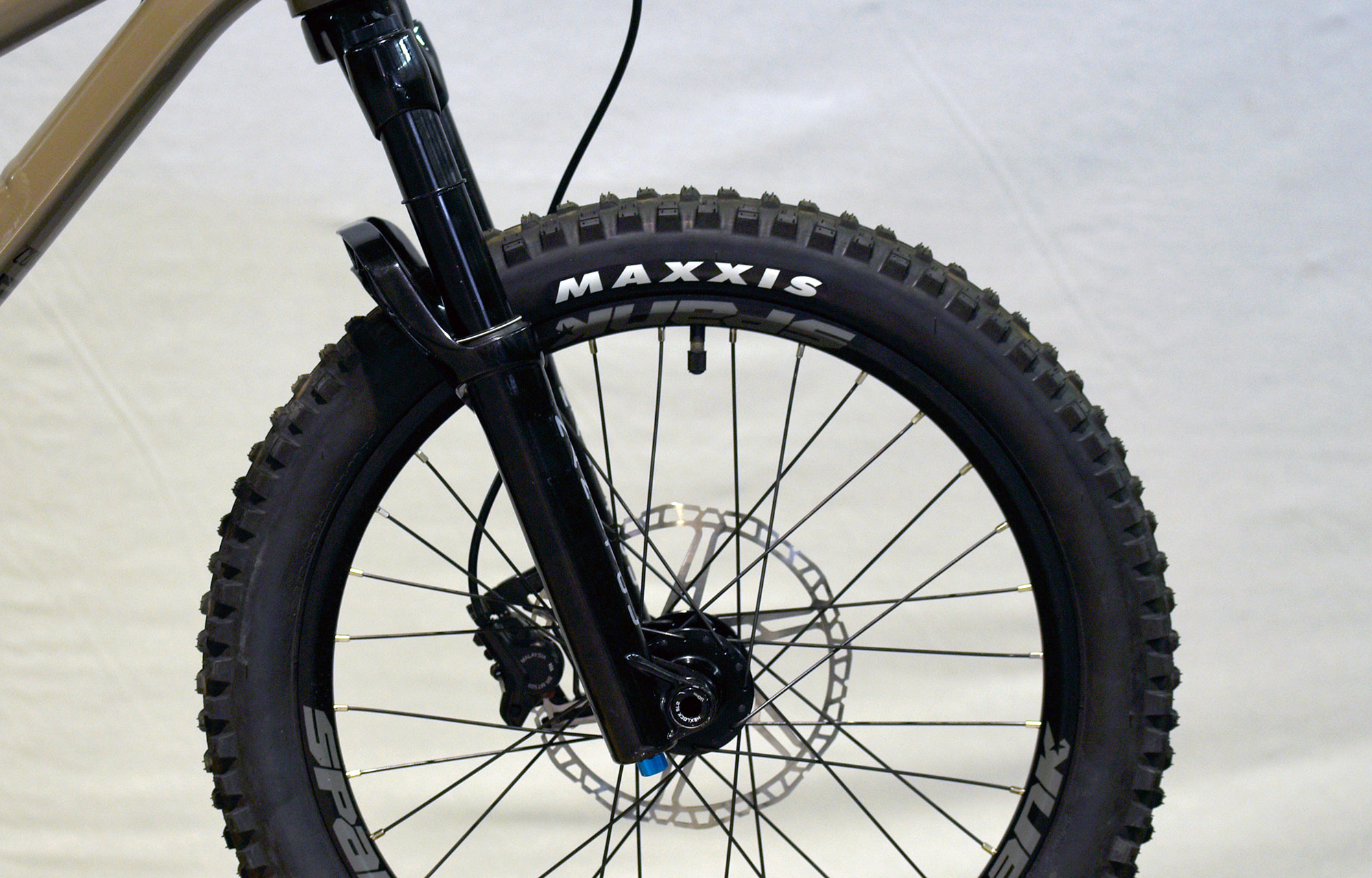 COMMENCAL CLASH 20 V1 DIRT - 20 (21175000) image number null