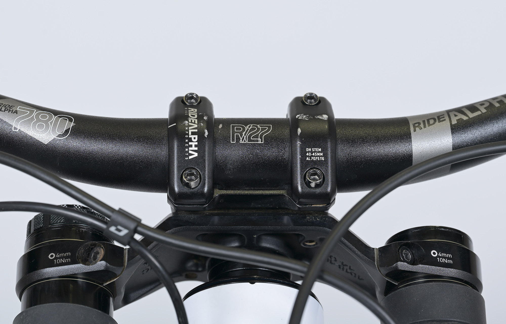 COMMENCAL SUPREME DH V5 ROCKSHOX PURE WHITE - L (24157103) image cover number large 9